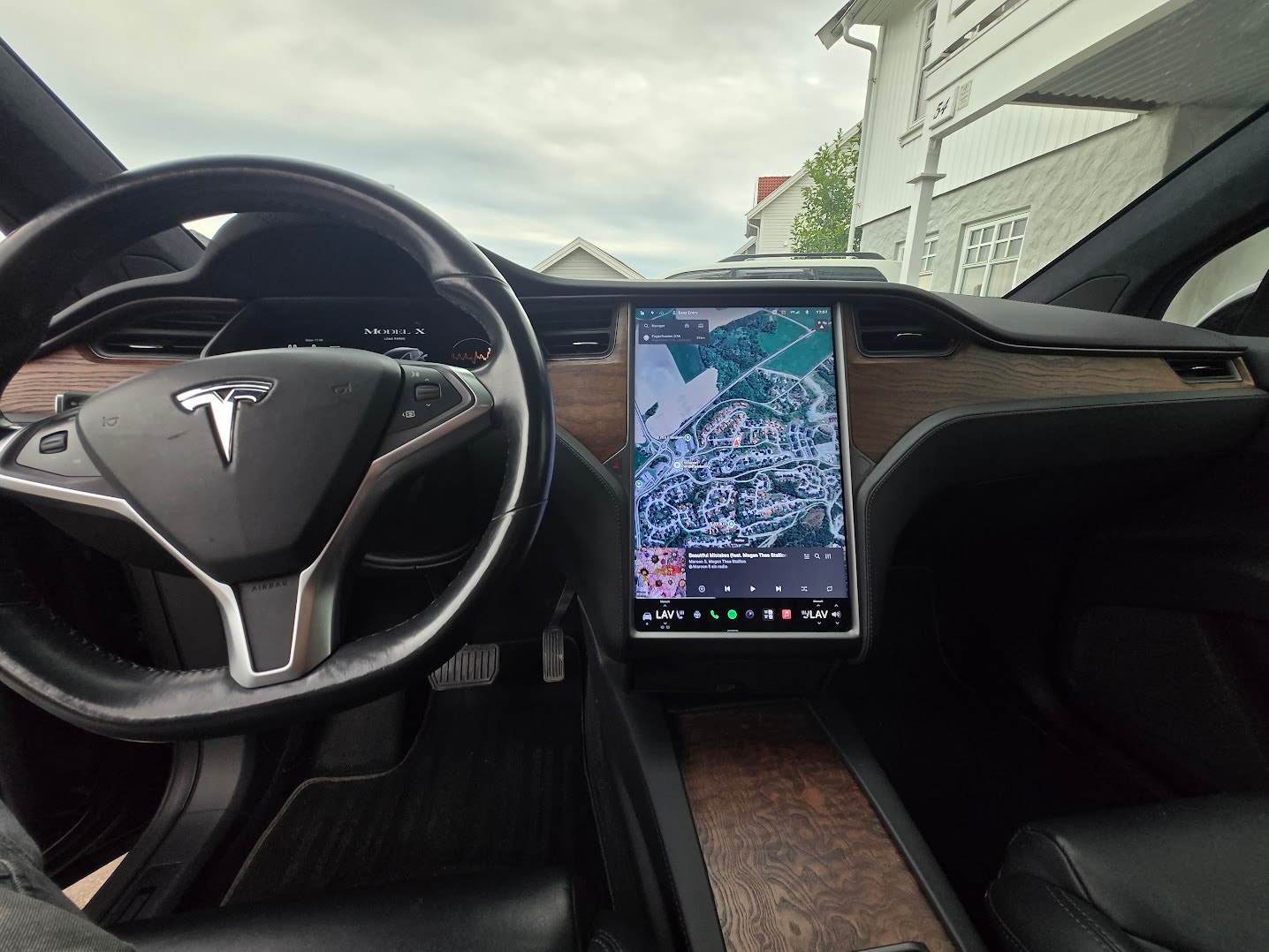 Tesla Model X Long Range, 423ps, 2019