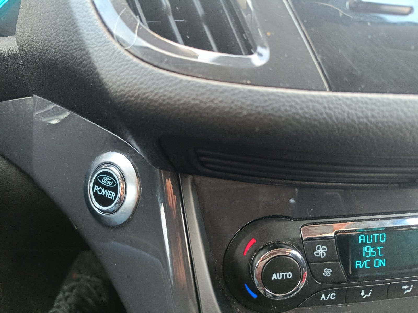 Ford Kuga 2.0 TDCi AWD Powershift 6, 6-trins, 163ps, 2013