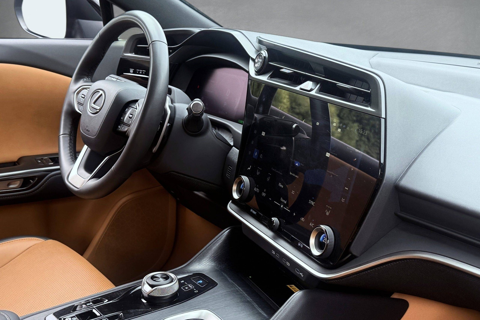 Lexus RZ 300e, 204ps, 2024