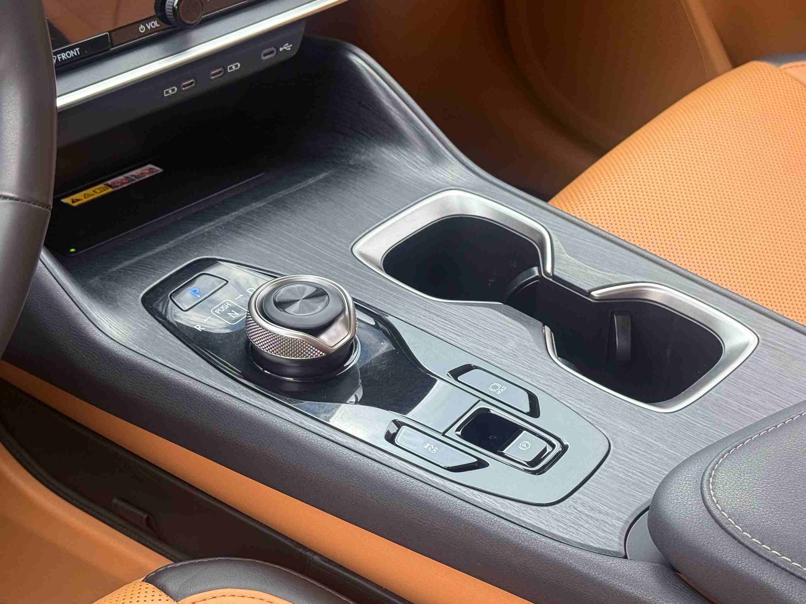 Lexus RZ 300e, 204ps, 2024