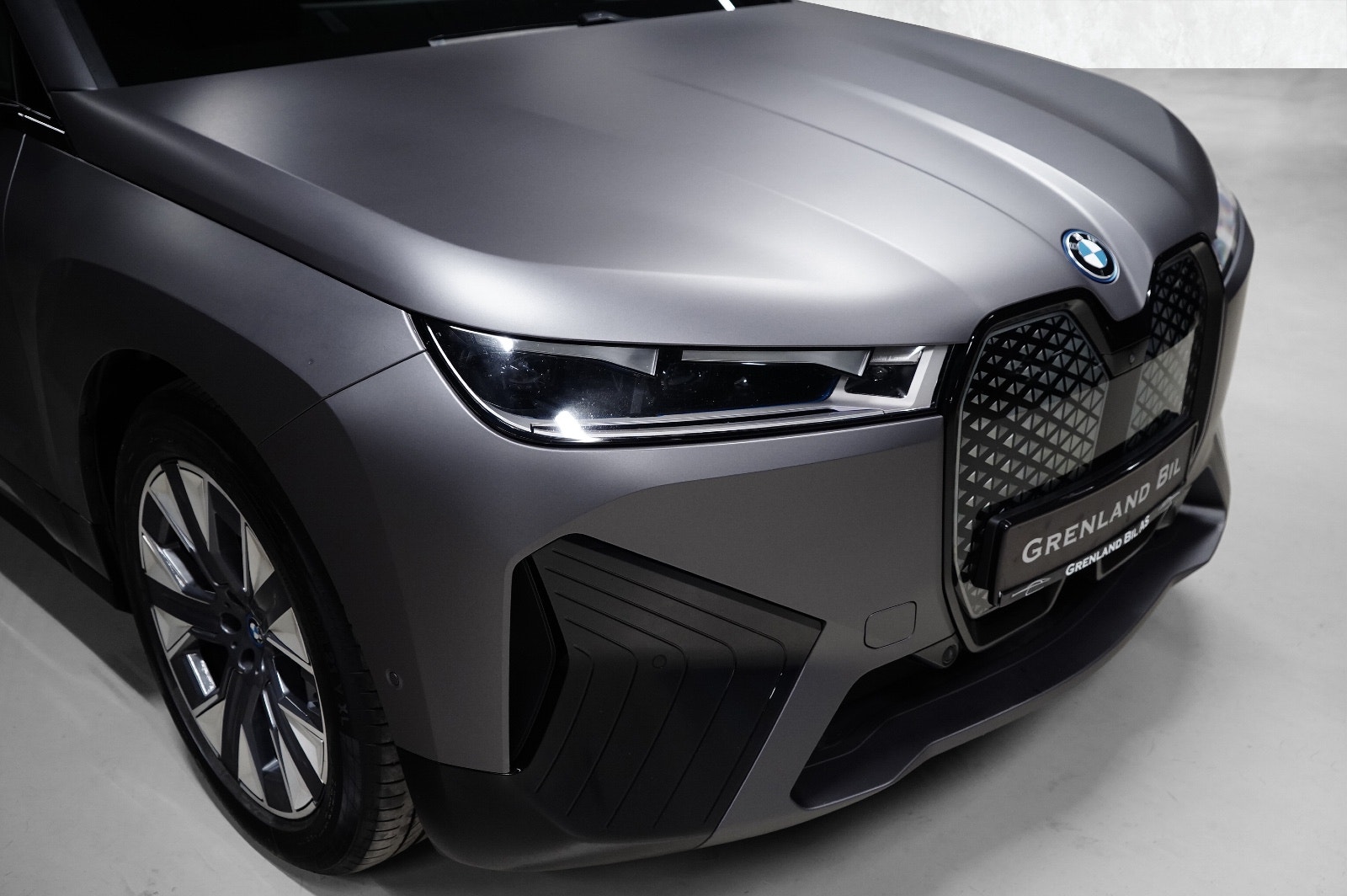 BMW iX xDrive50, 524ps, 2022