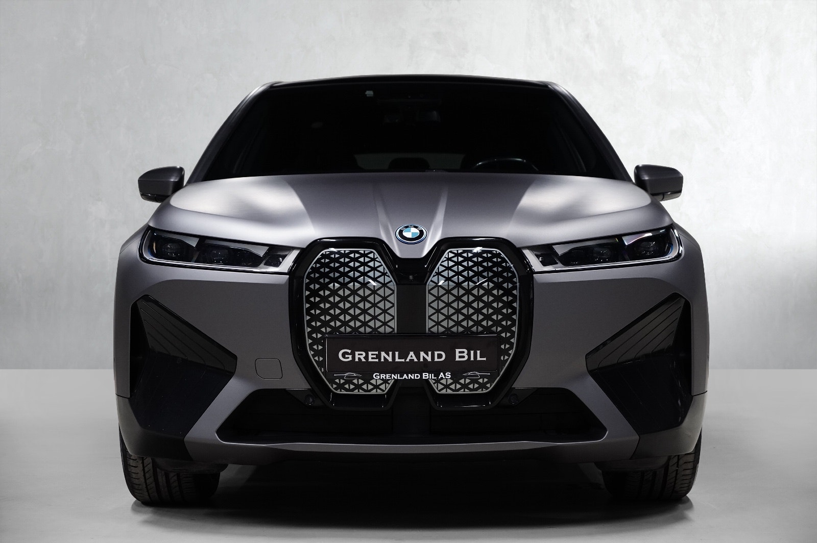BMW iX xDrive50, 524ps, 2022