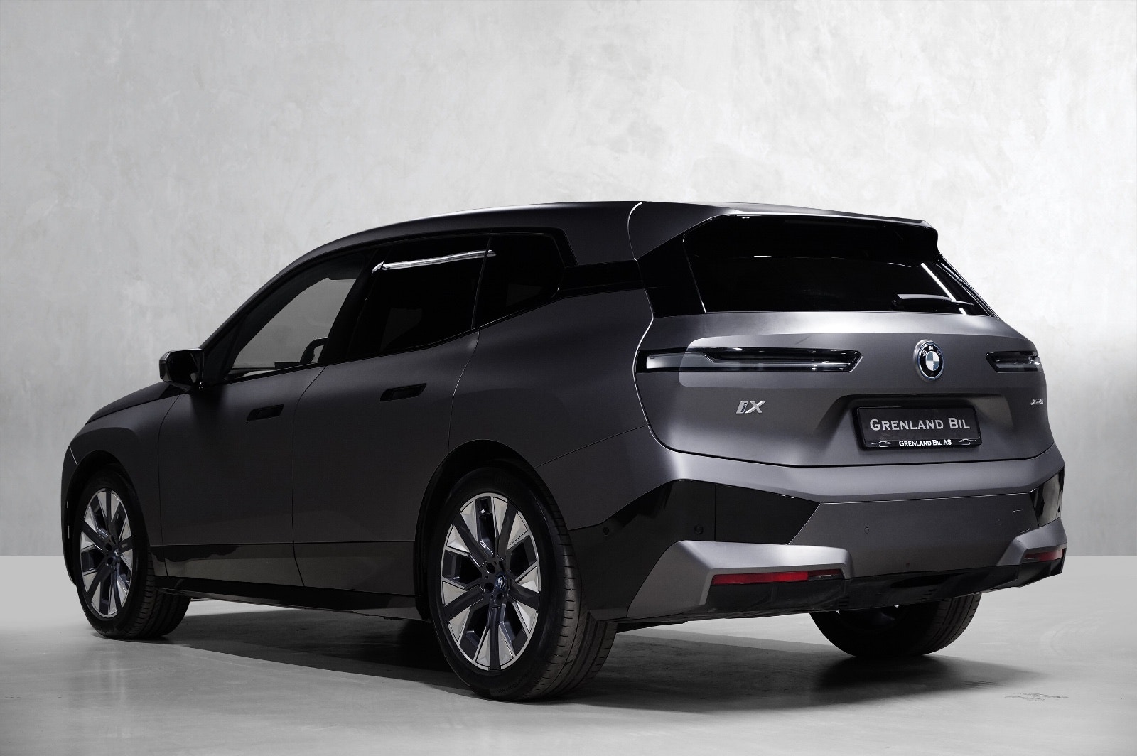BMW iX xDrive50, 524ps, 2022