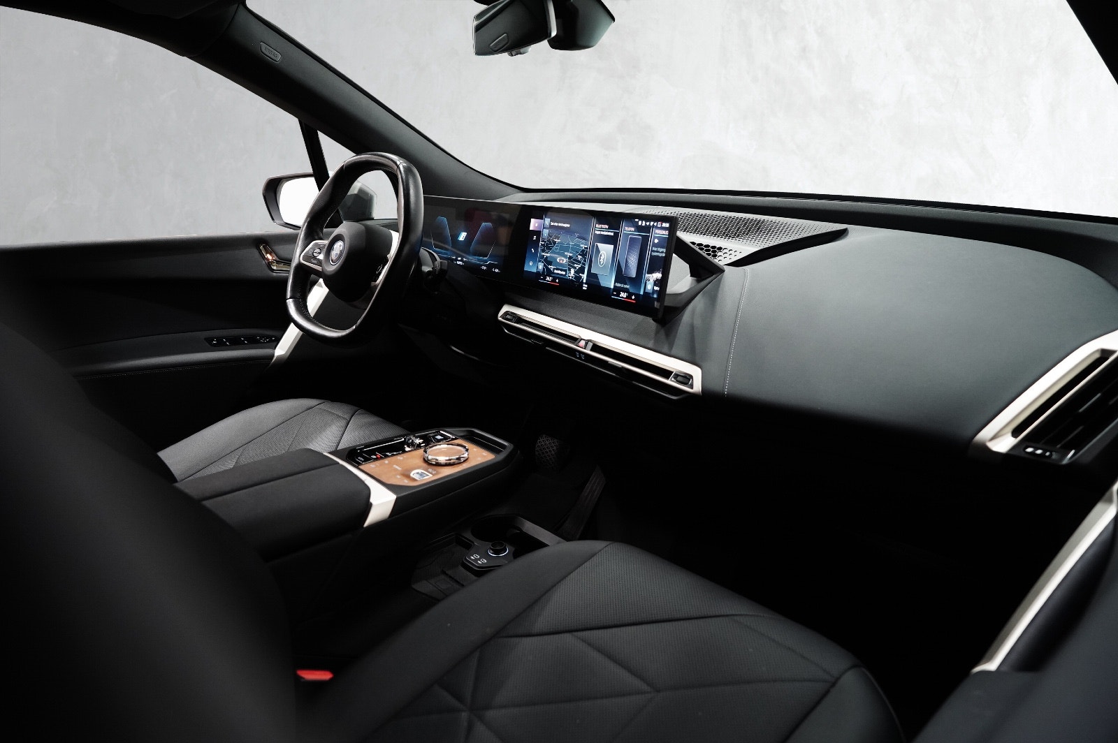 BMW iX xDrive50, 524ps, 2022
