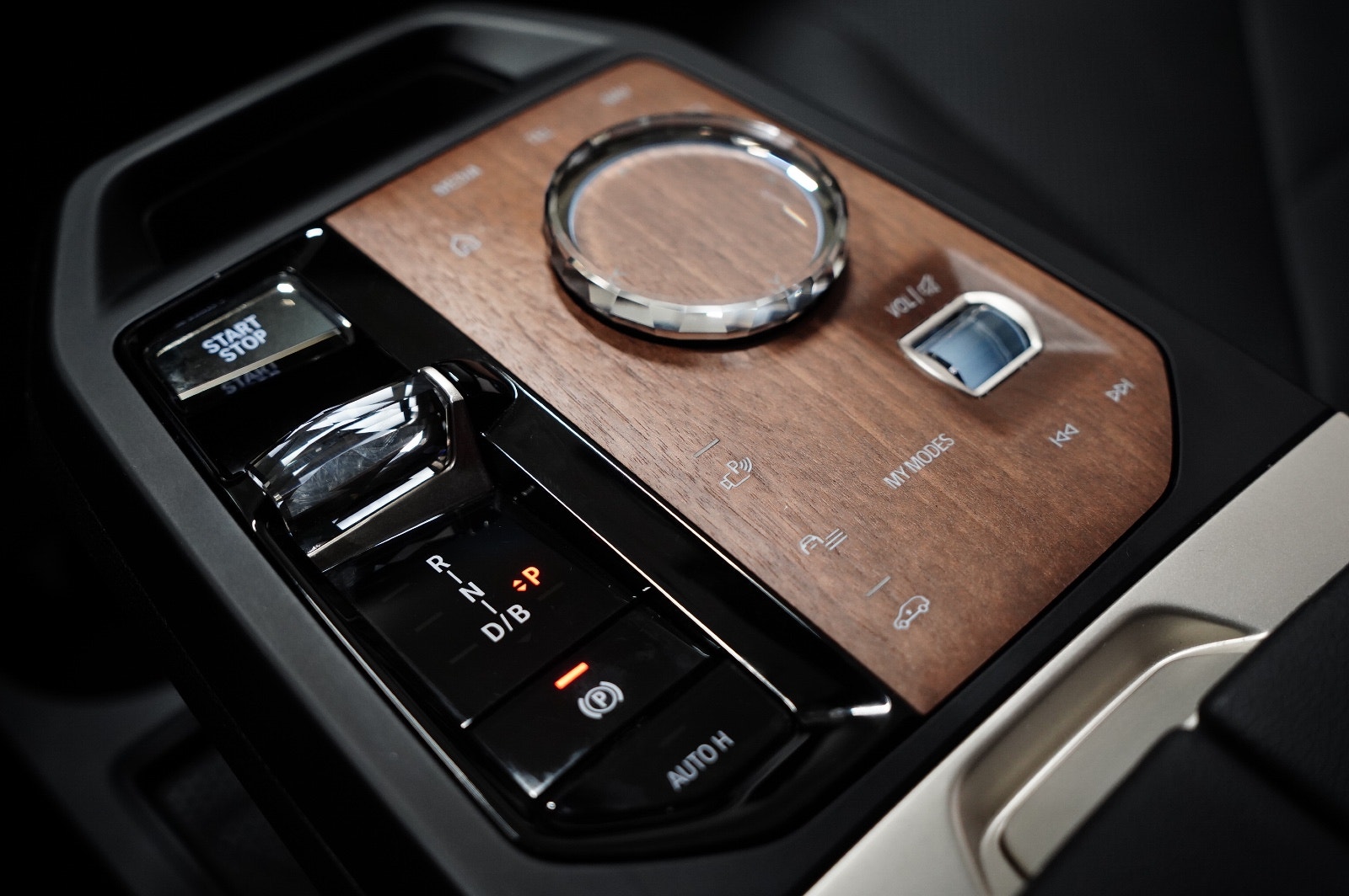 BMW iX xDrive50, 524ps, 2022