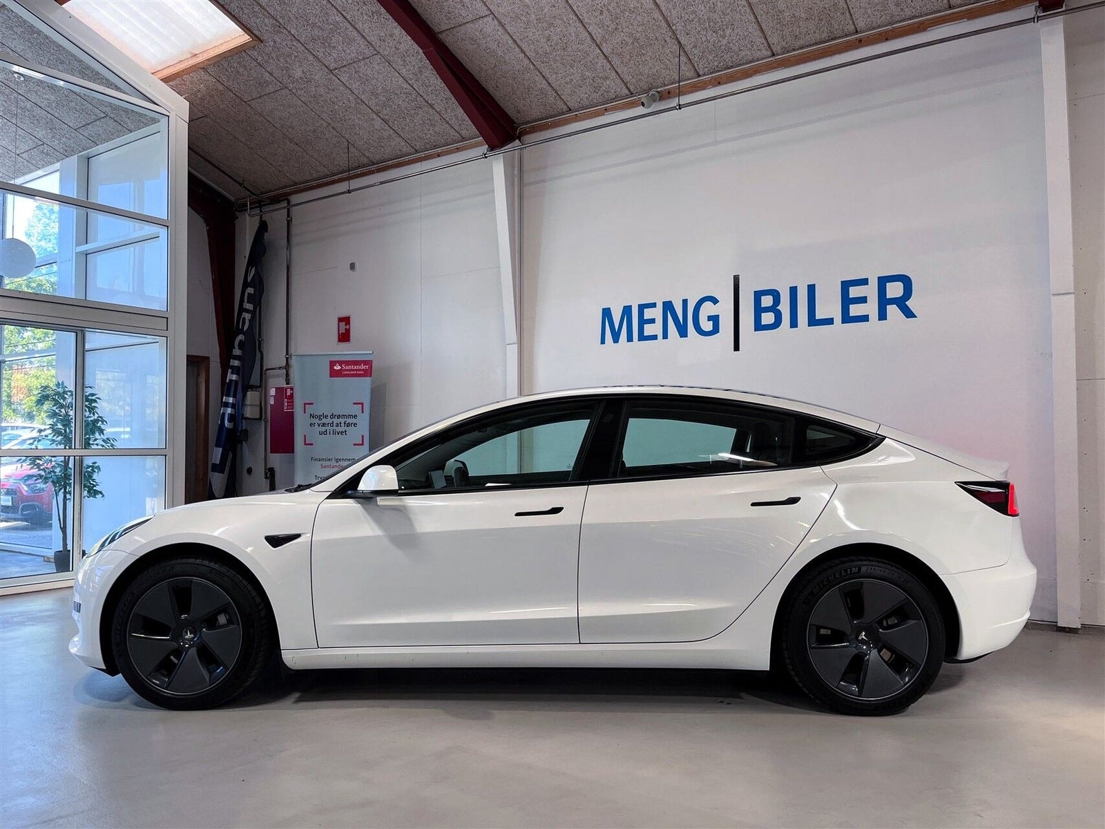 Tesla Model 3 Standard Range, 283hk, 2023