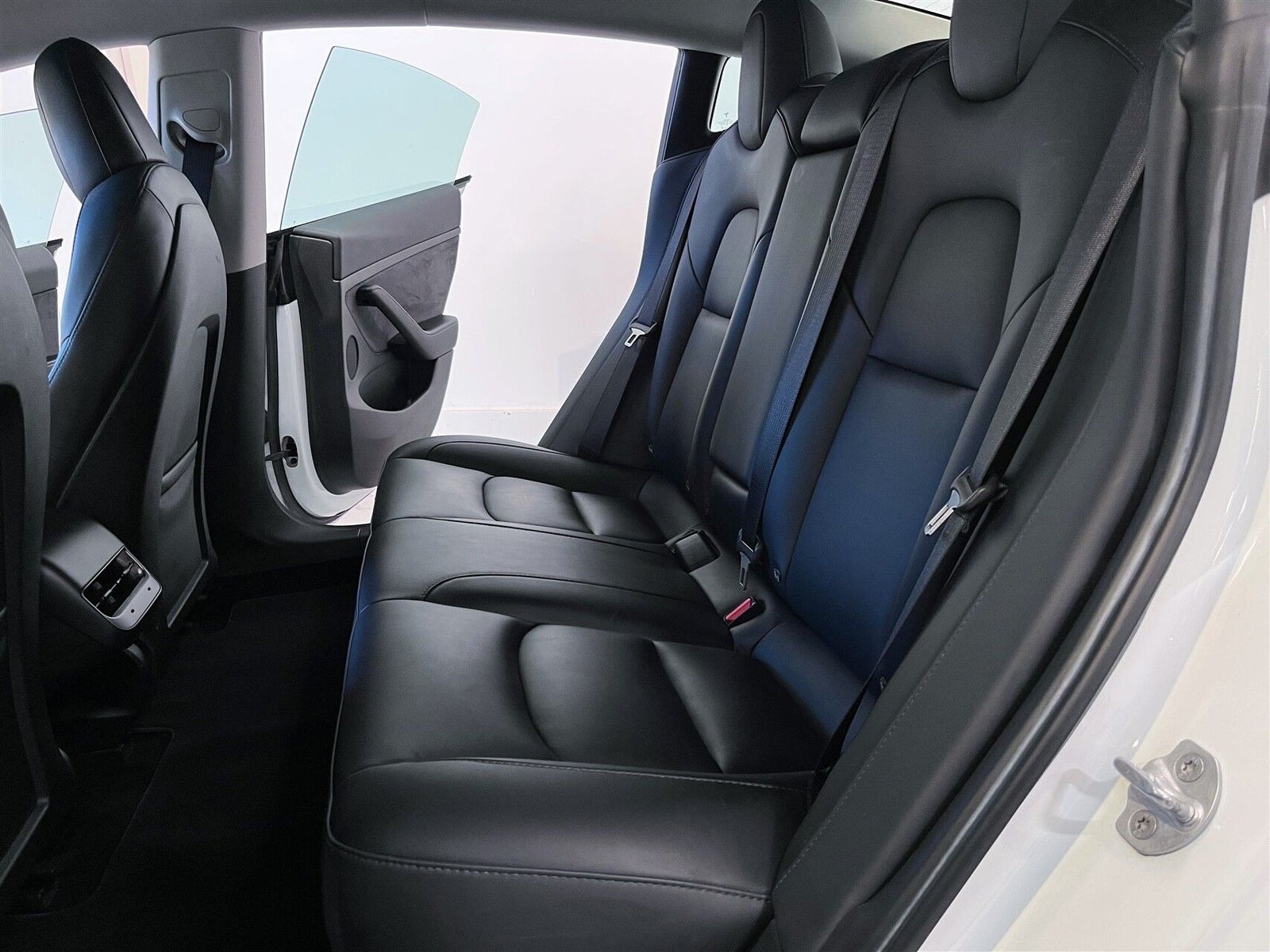 Tesla Model 3 Standard Range, 283hk, 2023