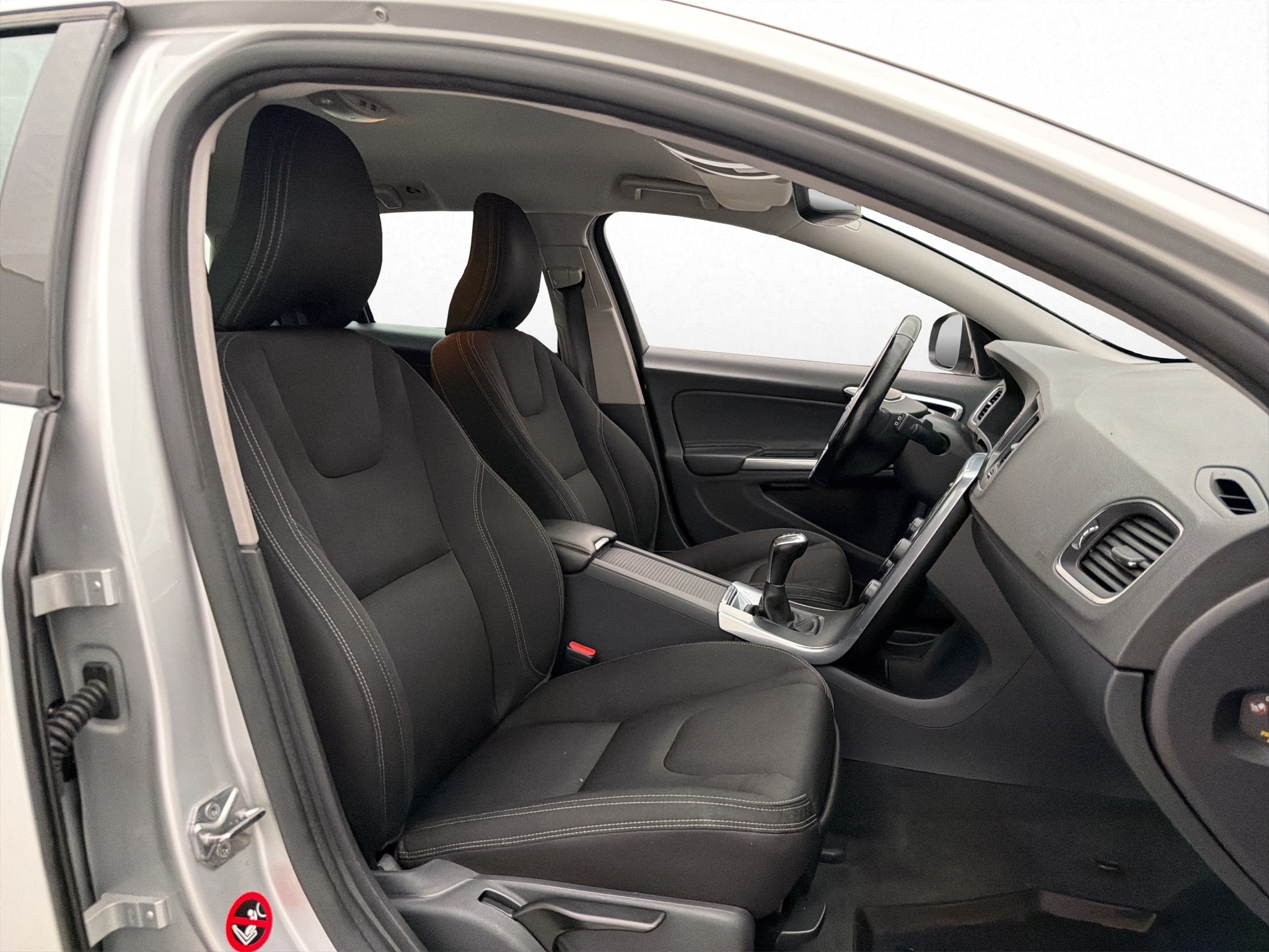 Volvo V60 T3 Manual, 152hp, 2017