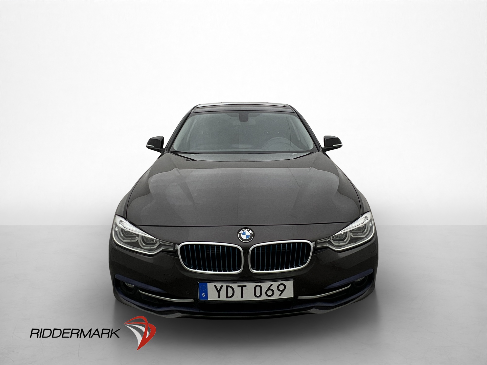 BMW 330e Sedan Steptronic, 252hp, 2016
