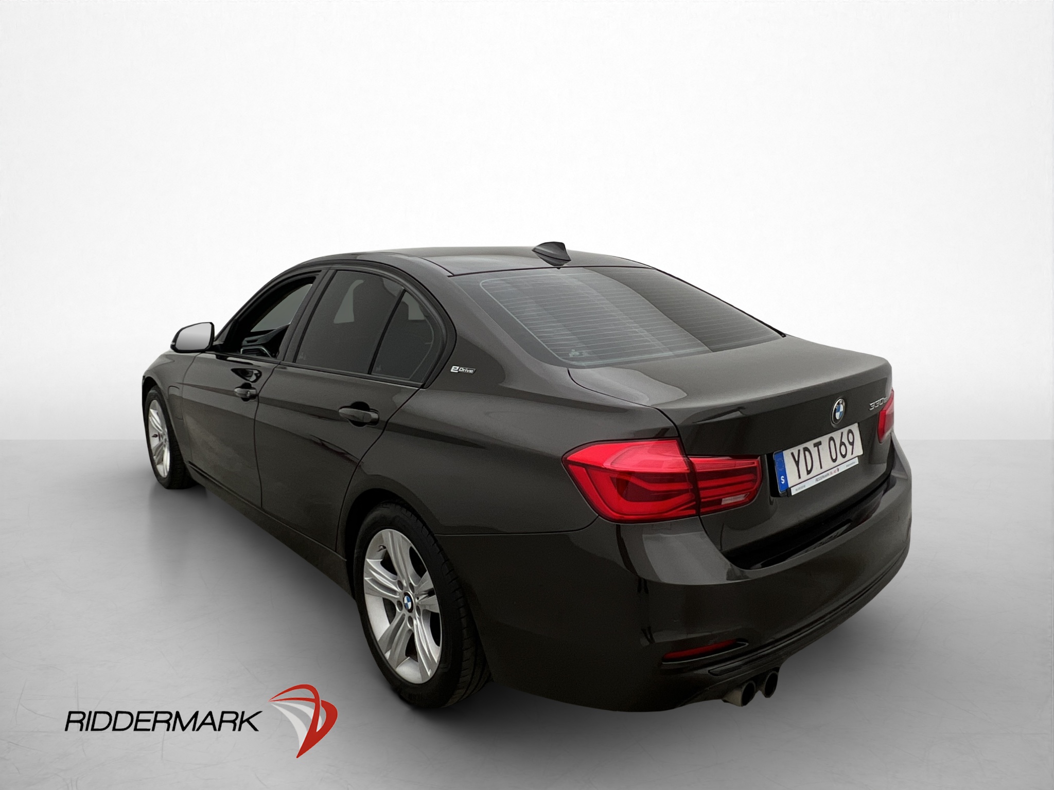BMW 330e Sedan Steptronic, 252hp, 2016