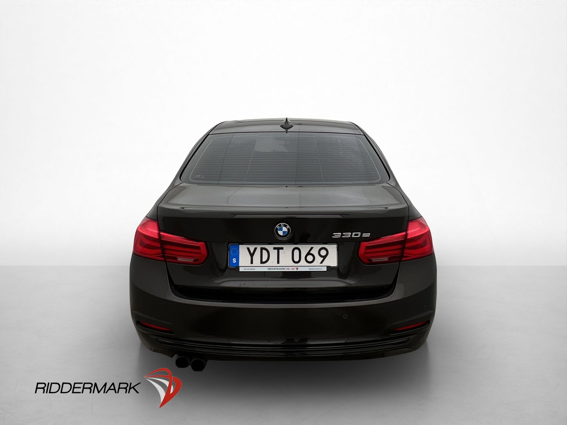 BMW 330e Sedan Steptronic, 252hp, 2016