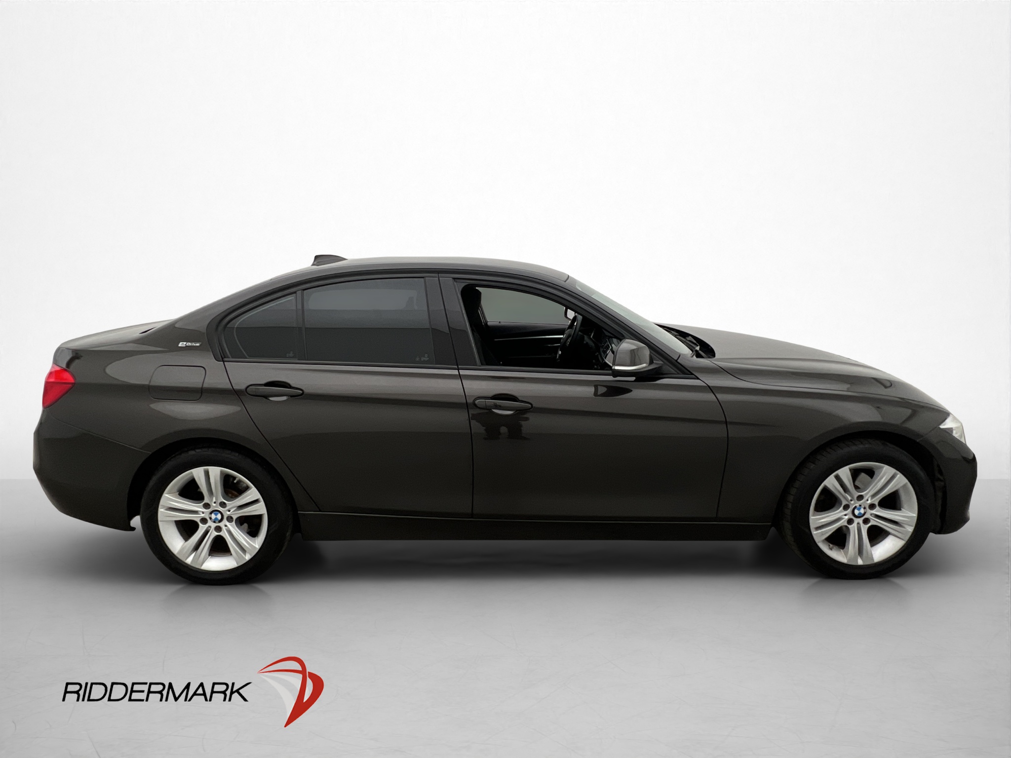 BMW 330e Sedan Steptronic, 252hp, 2016