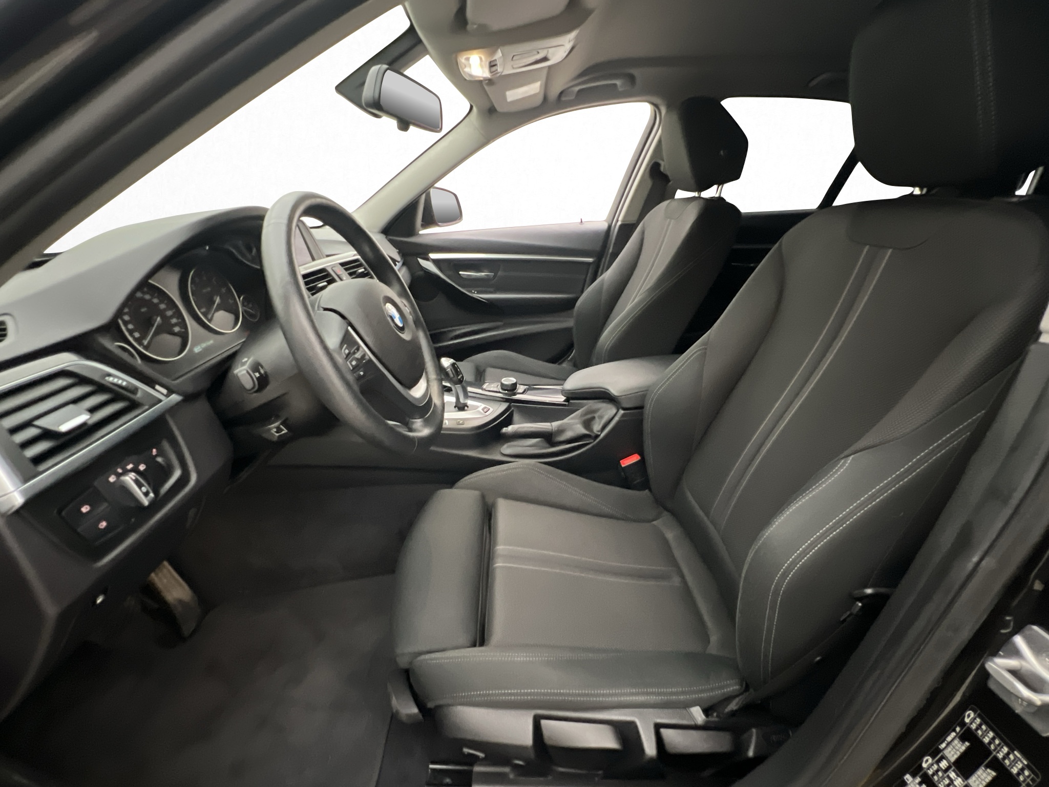 BMW 330e Sedan Steptronic, 252hp, 2016
