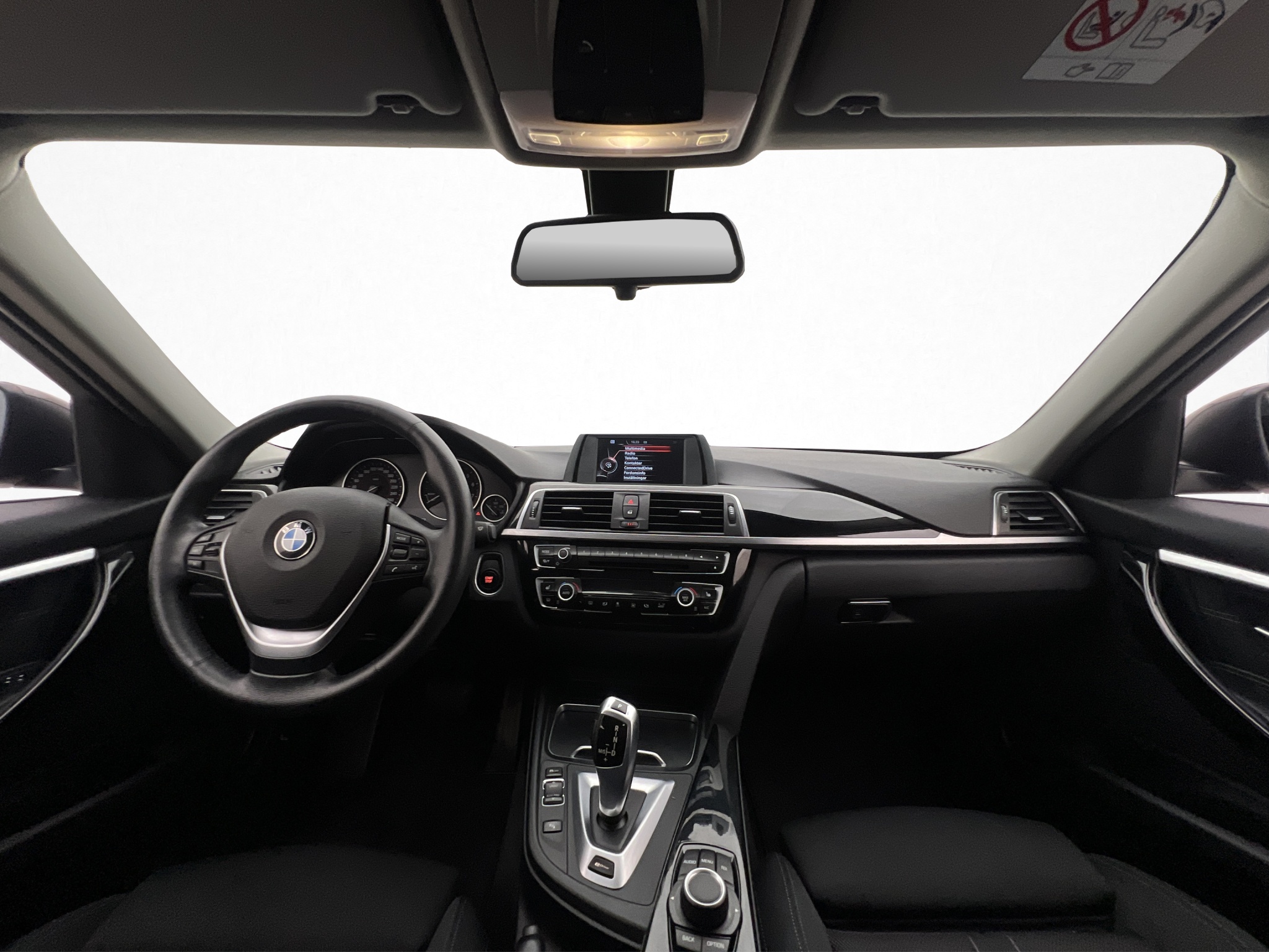 BMW 330e Sedan Steptronic, 252hp, 2016