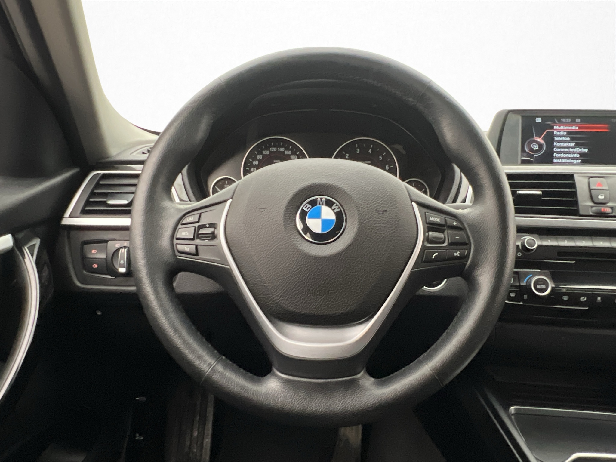 BMW 330e Sedan Steptronic, 252hp, 2016