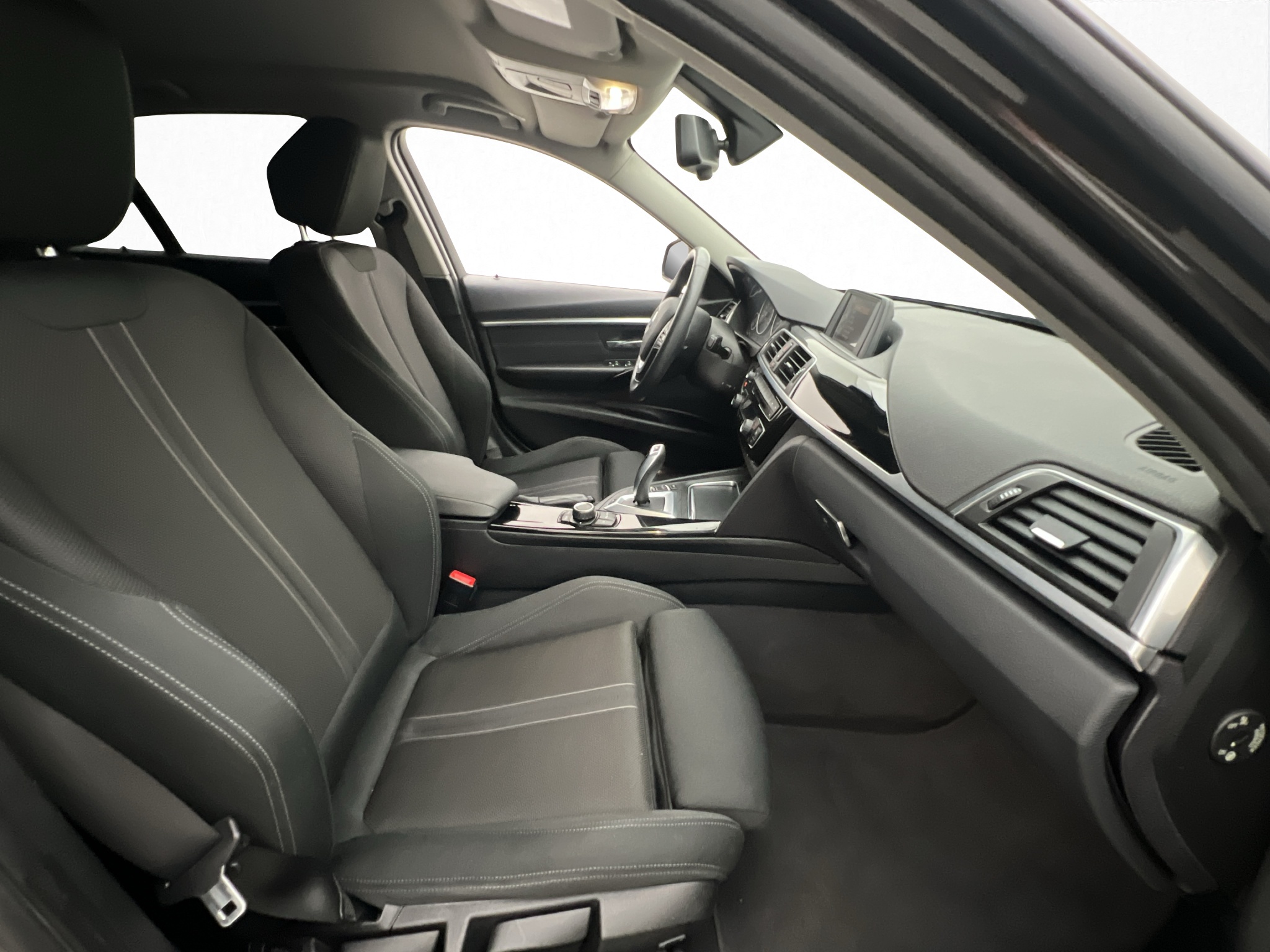 BMW 330e Sedan Steptronic, 252hp, 2016