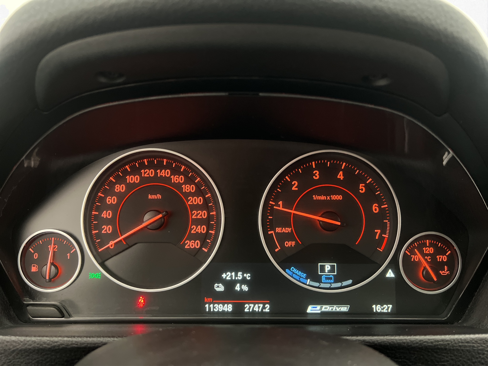 BMW 330e Sedan Steptronic, 252hp, 2016