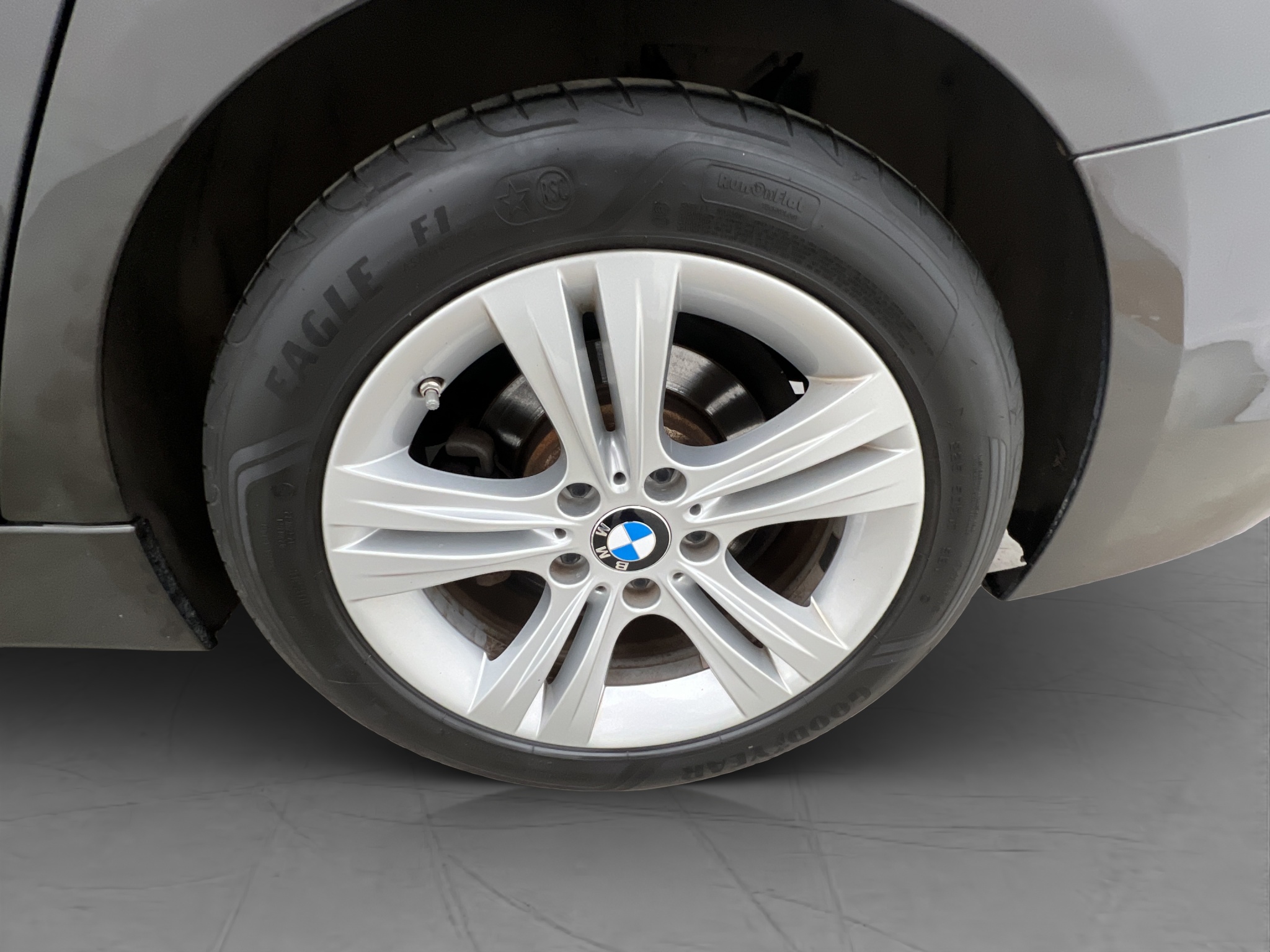 BMW 330e Sedan Steptronic, 252hp, 2016