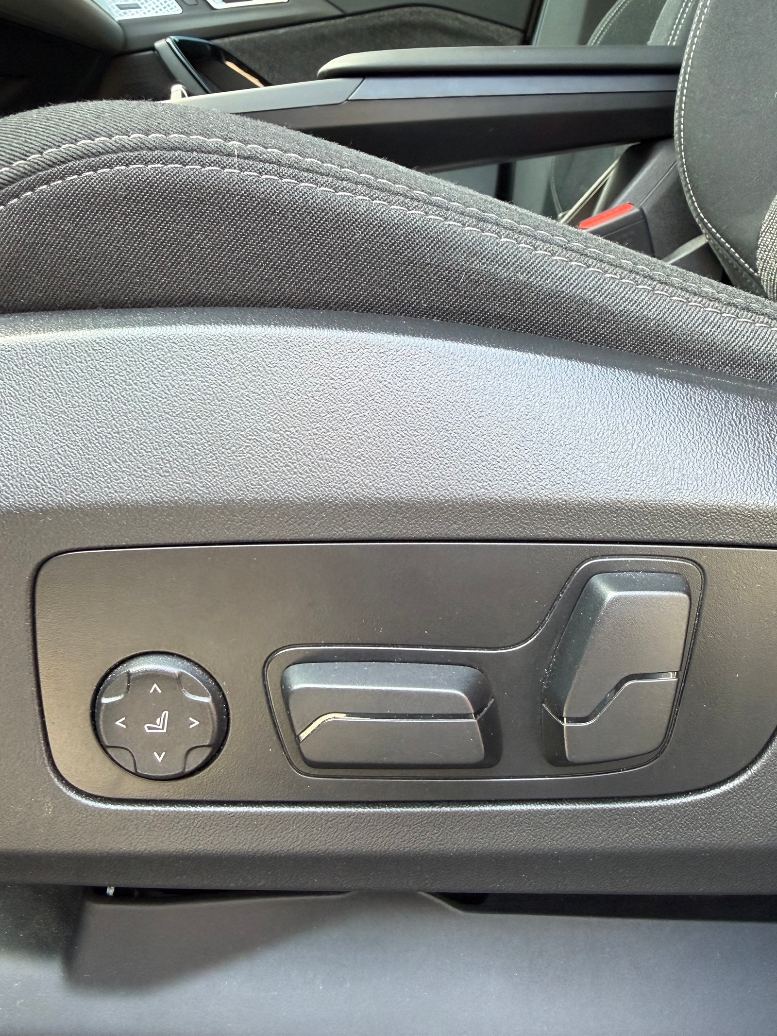 BMW iX1 eDrive20, 204ps, 2024
