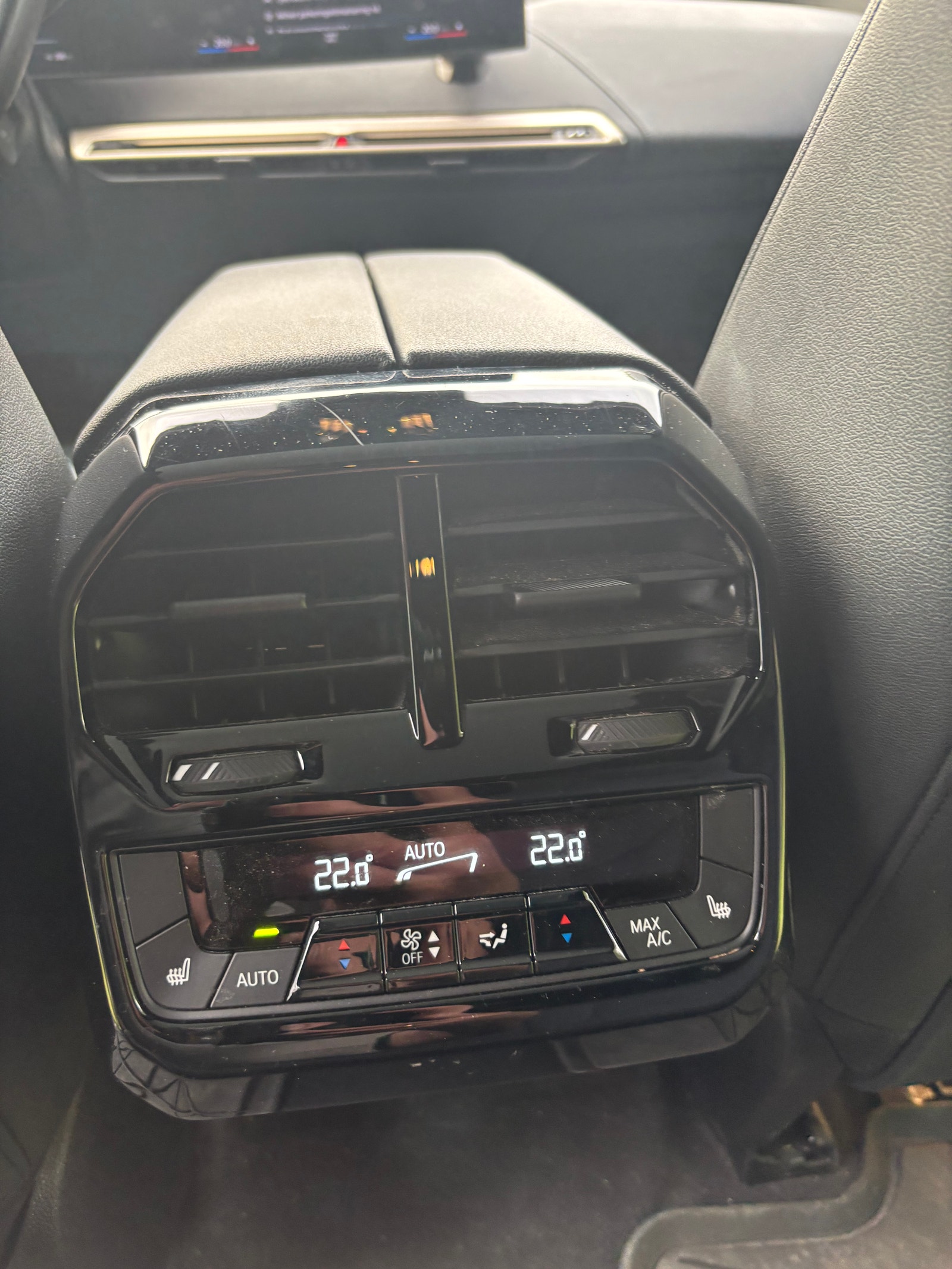 BMW iX xDrive40, 326ps, 2023