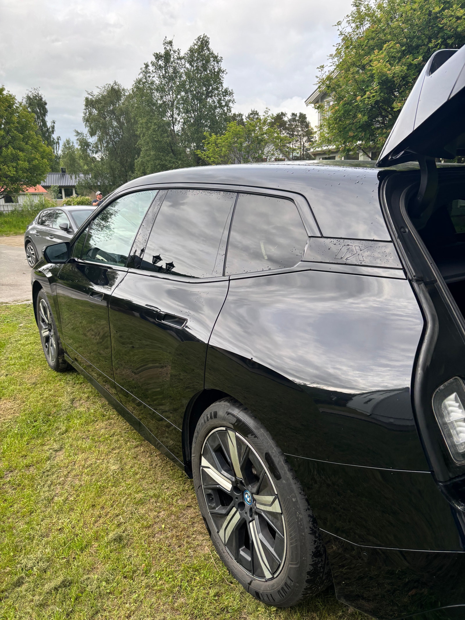 BMW iX xDrive40, 326ps, 2023