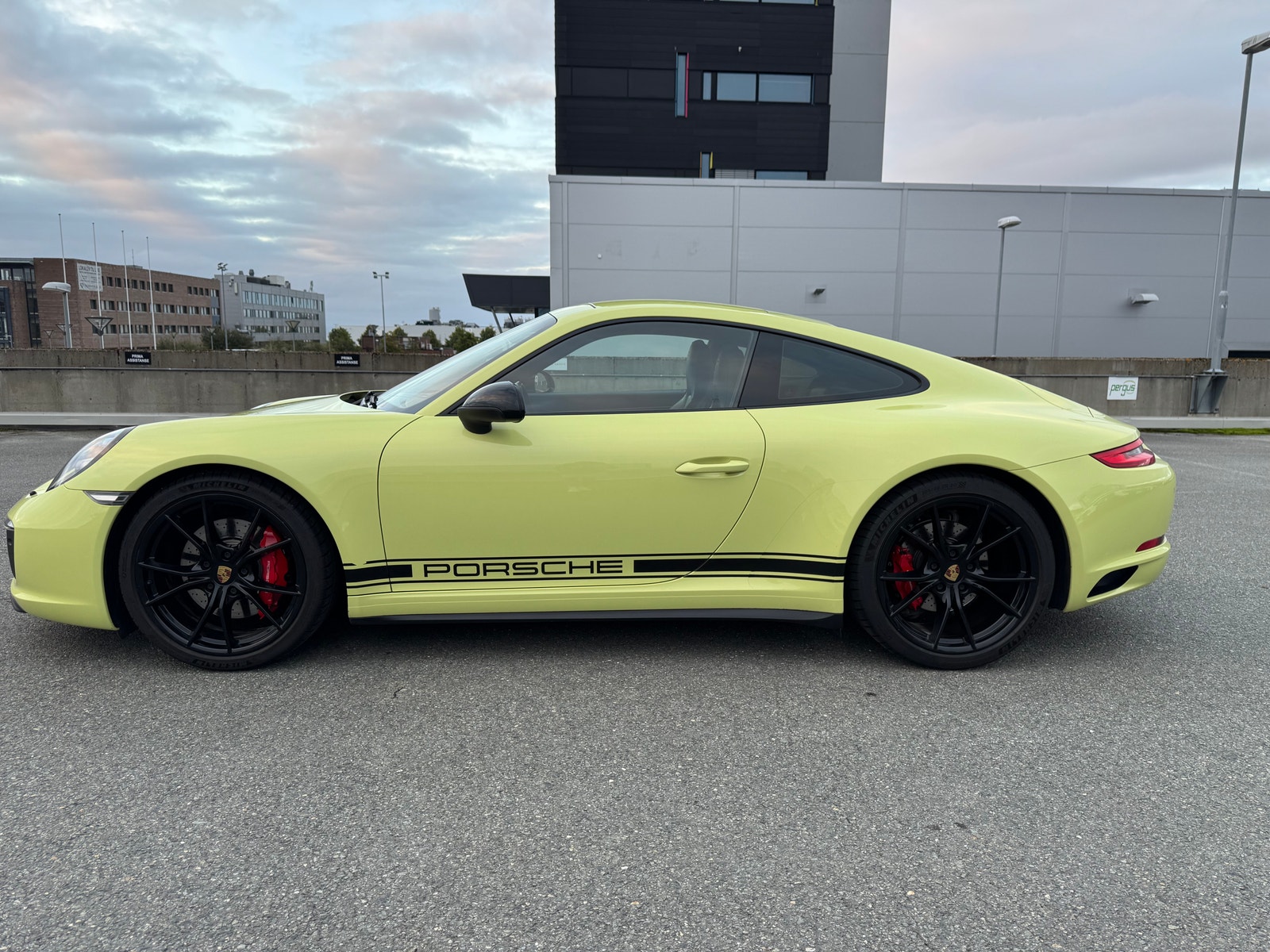 Porsche 911 Carrera 4S PDK, 7-trins, 420ps, 2017