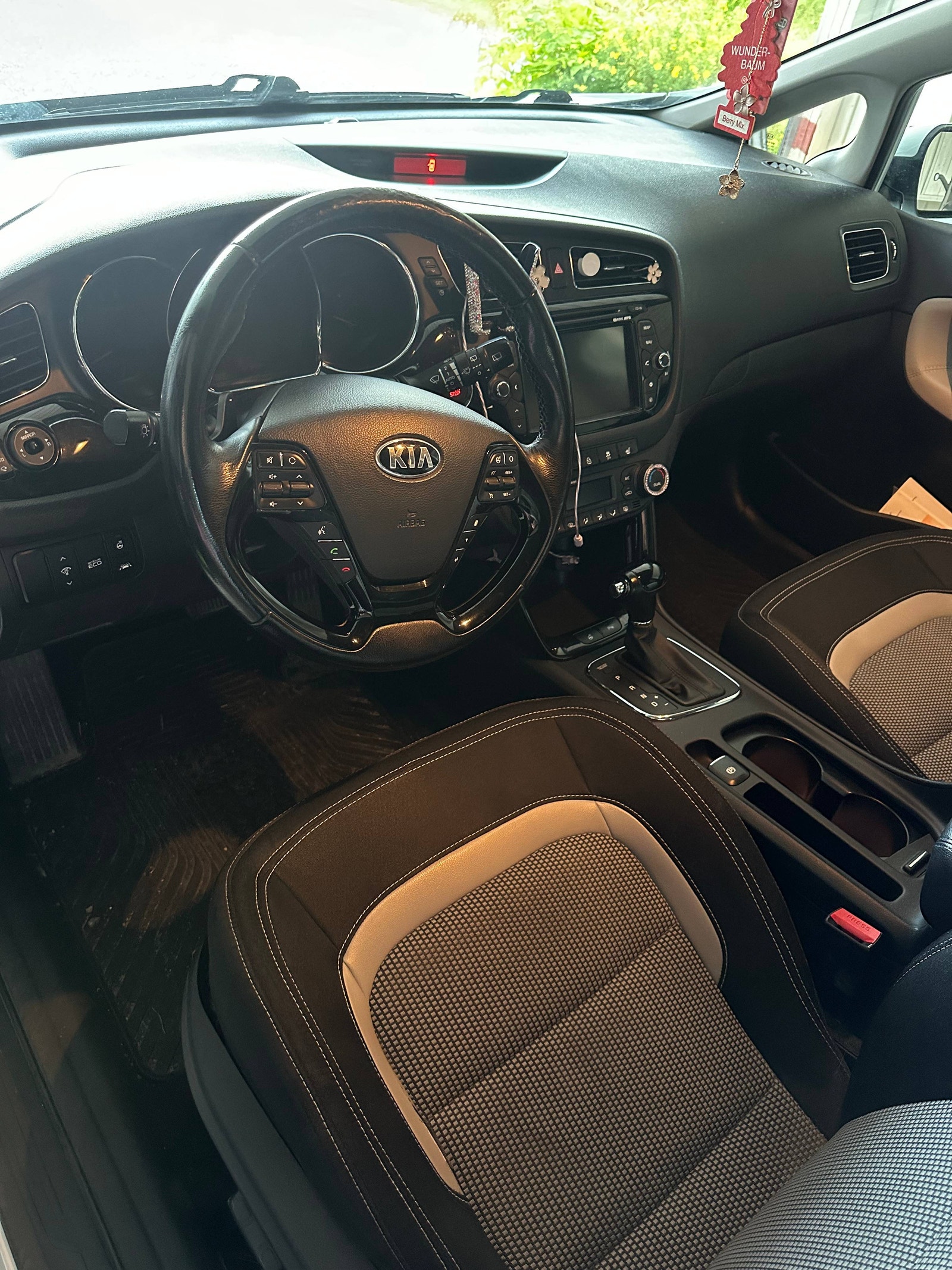 Kia cee'd_sw 1.6 CRDi Automatic, 110hp, 2013