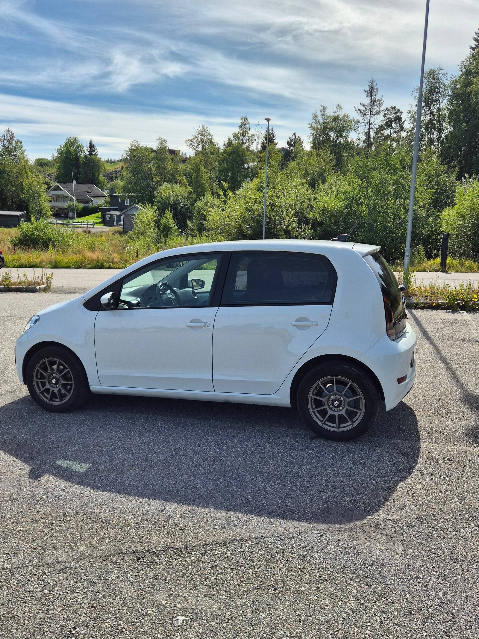 Volkswagen e-up!, 83ps, 2021