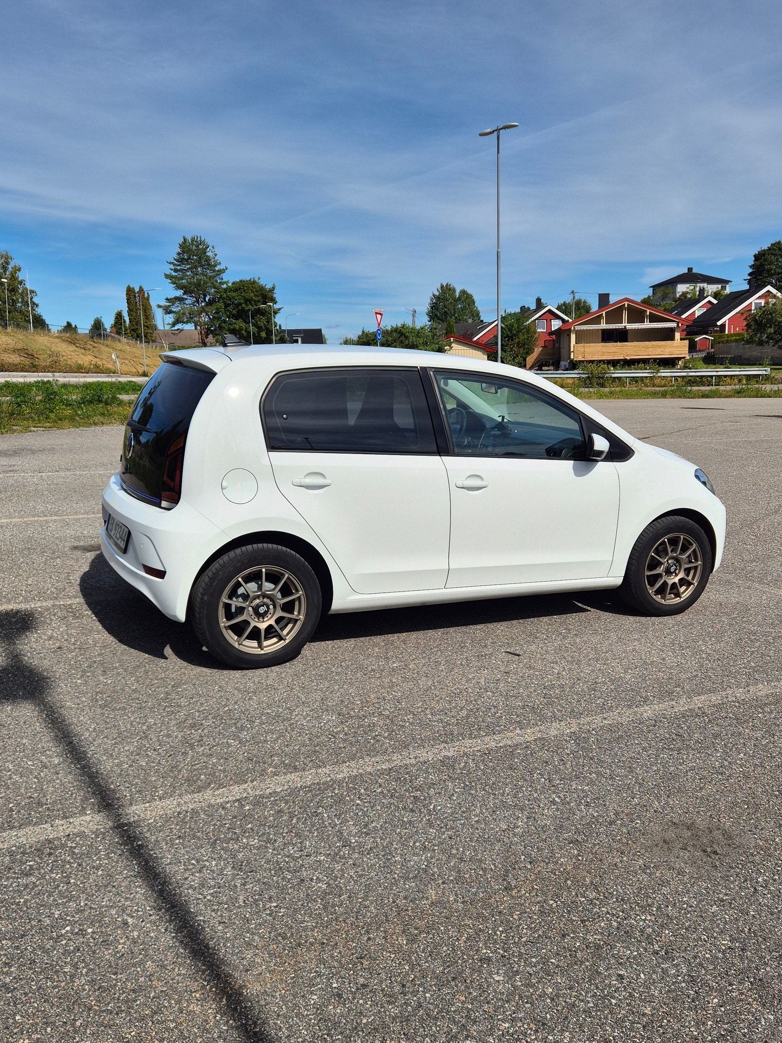 Volkswagen e-up!, 83ps, 2021
