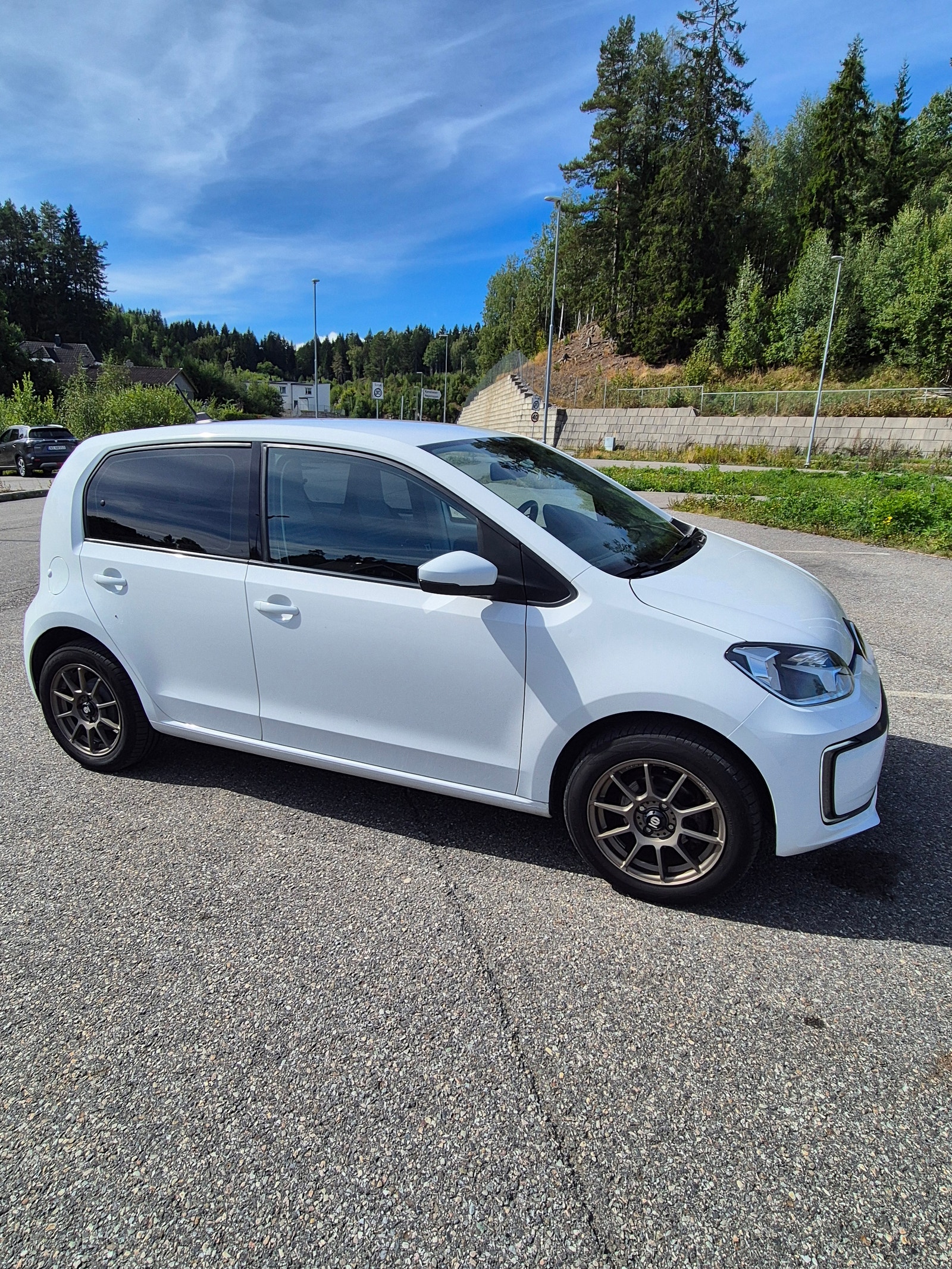 Volkswagen e-up!, 83ps, 2021