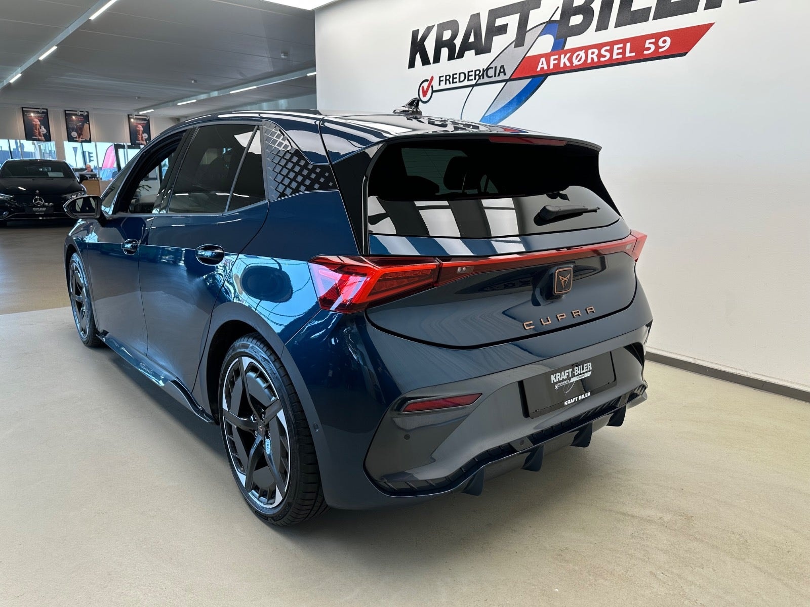 CUPRA Born e-boost 77, 231ps, 2025