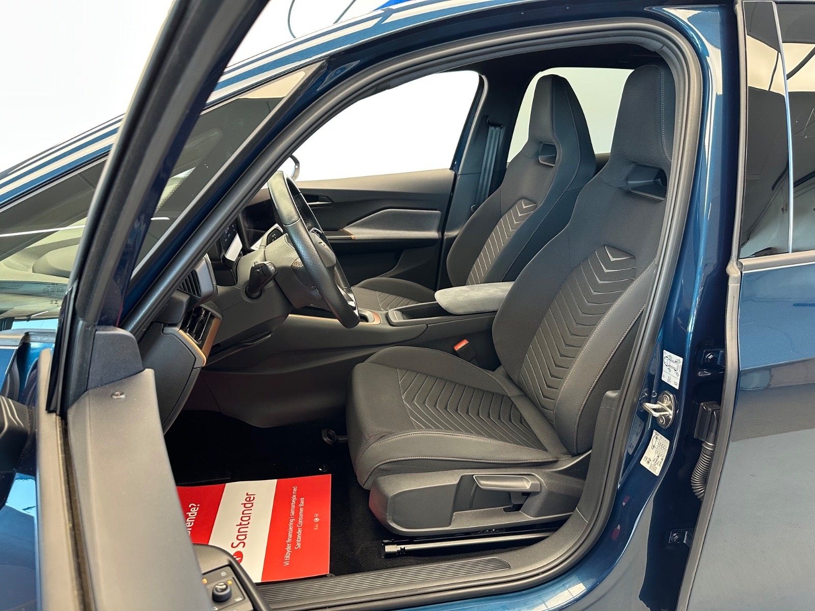 CUPRA Born e-boost 77, 231ps, 2025