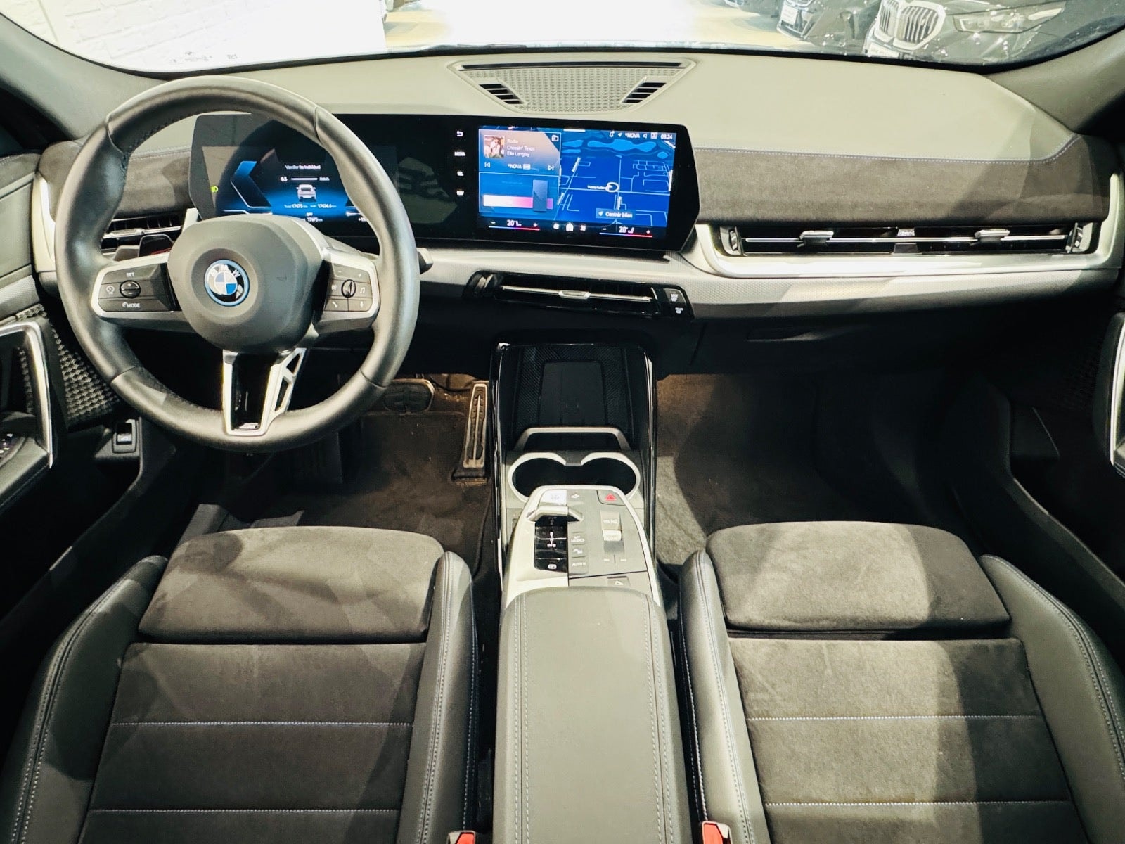 BMW iX2 eDrive20, 204ps, 2025