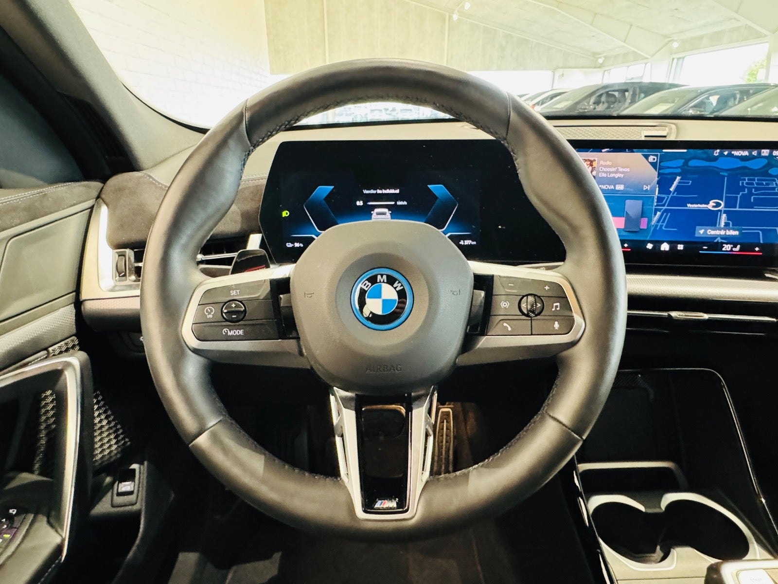 BMW iX2 eDrive20, 204ps, 2025
