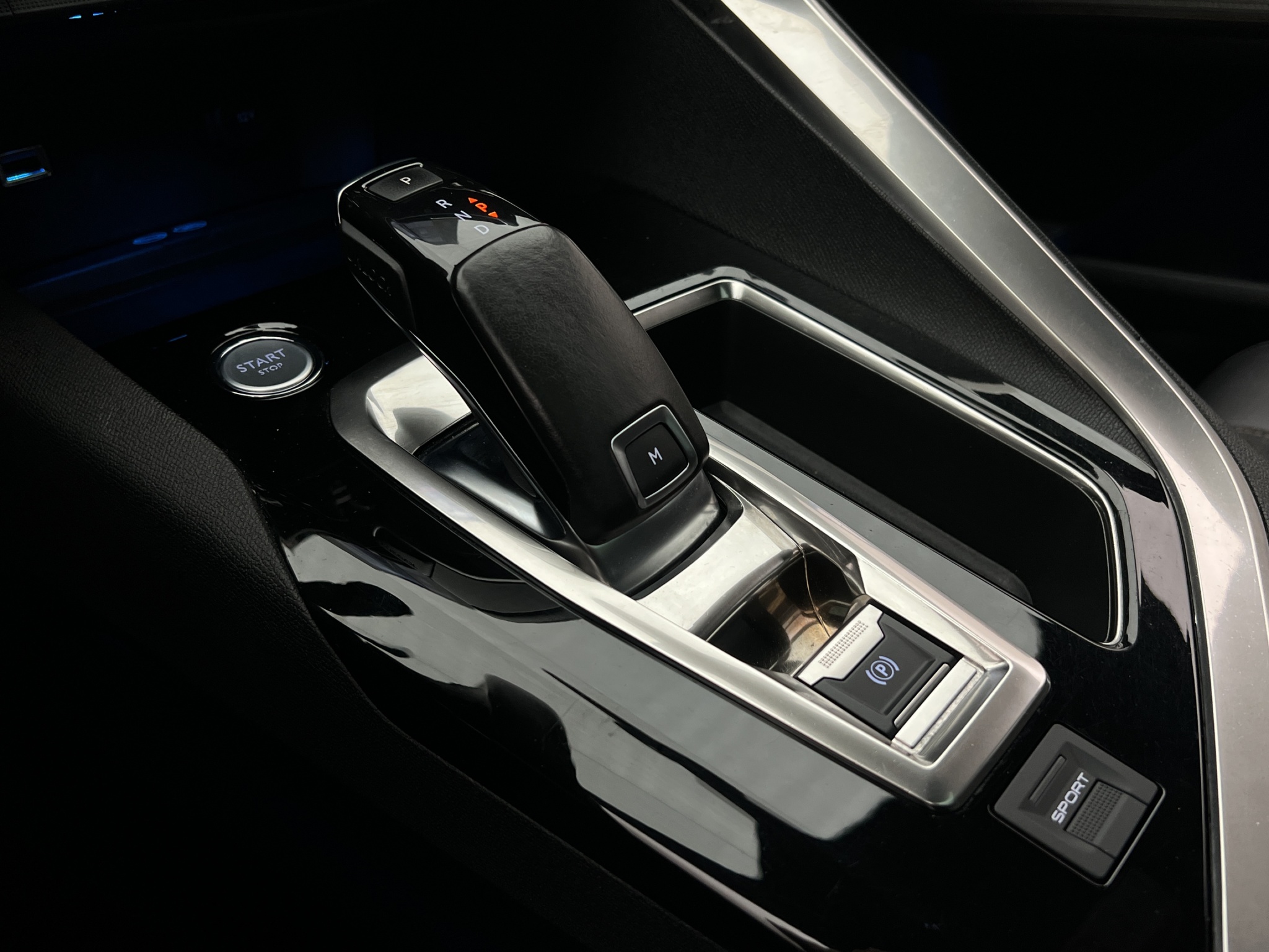 Peugeot 3008 1.6 THP 165 EAT, 165hp, 2018