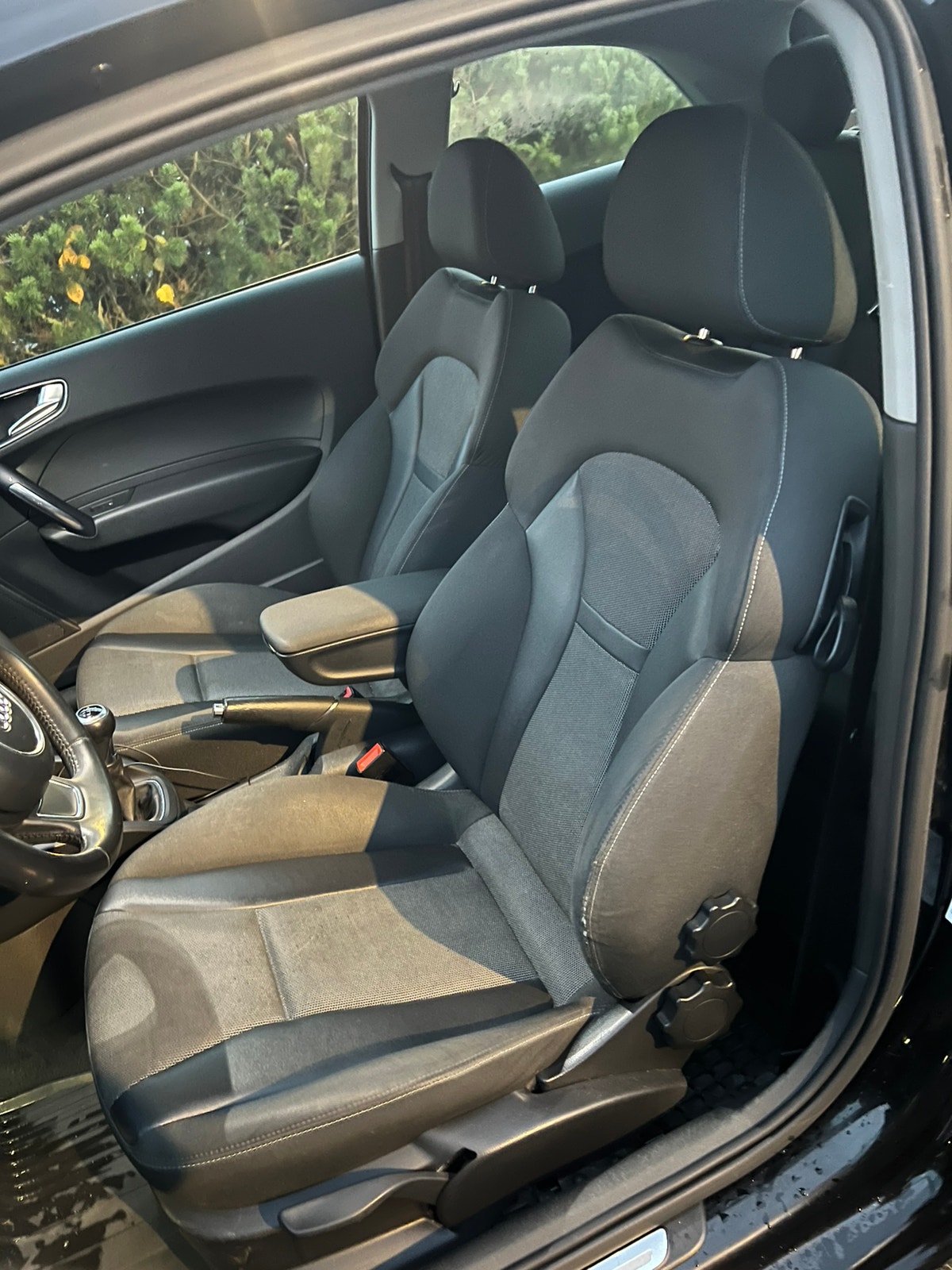 Audi A1 1.6 TDI  Manual, 5-trins, 105ps, 2011