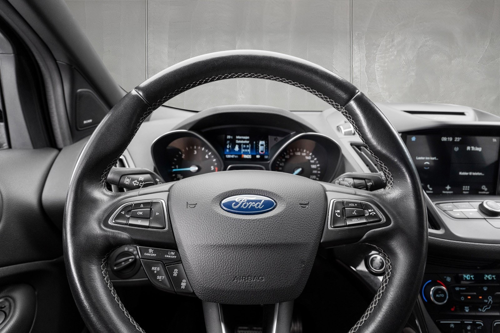 Ford Kuga 2.0 TDCi AWD Powershift, 180hk, 2017