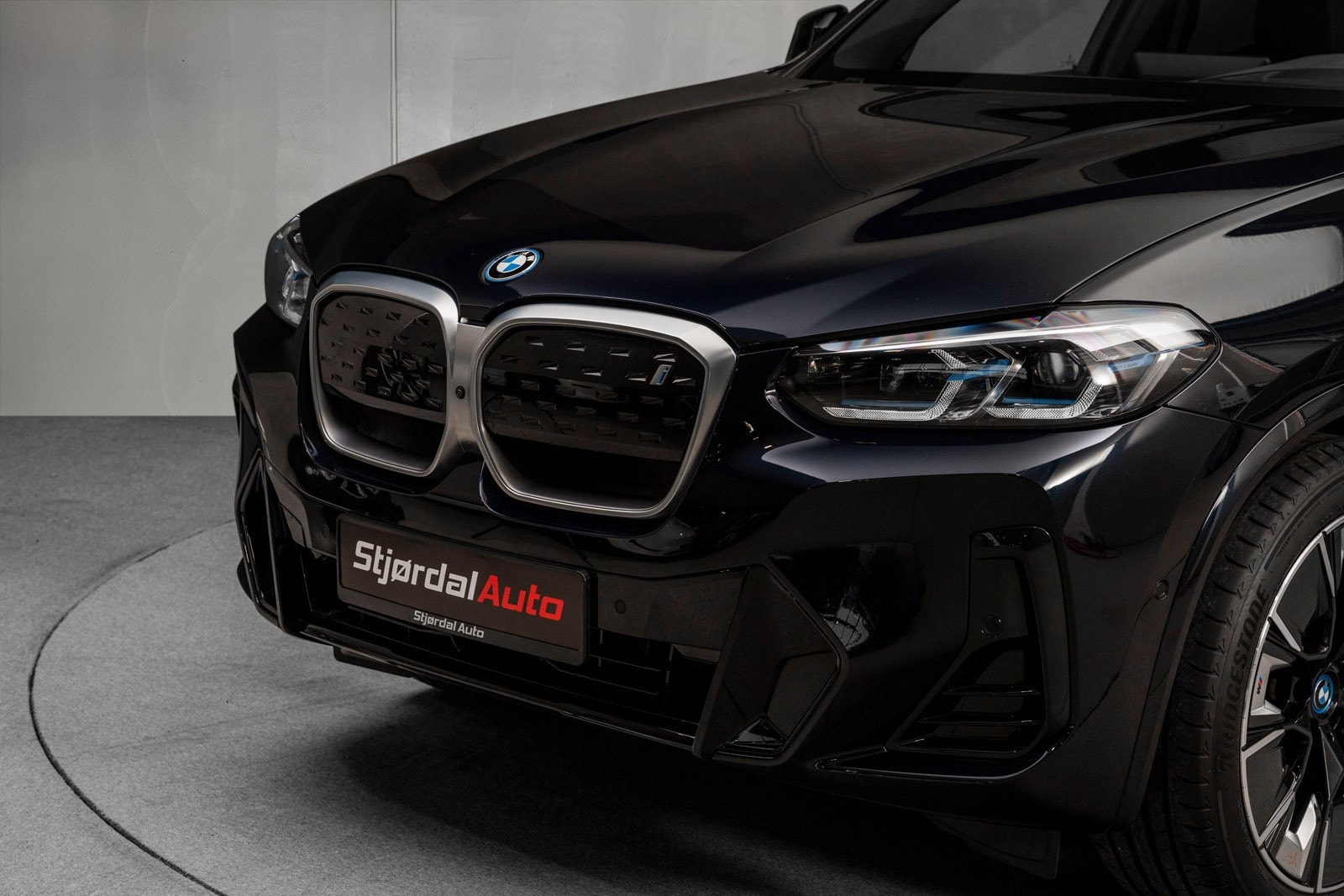 BMW iX3, 286hk, 2024