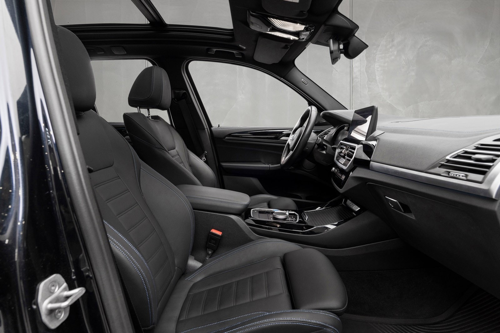 BMW iX3, 286hk, 2024