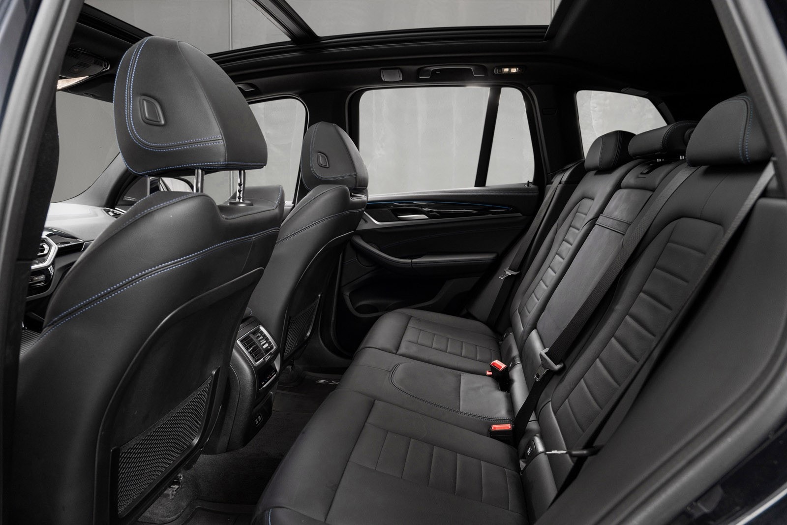 BMW iX3, 286hk, 2024
