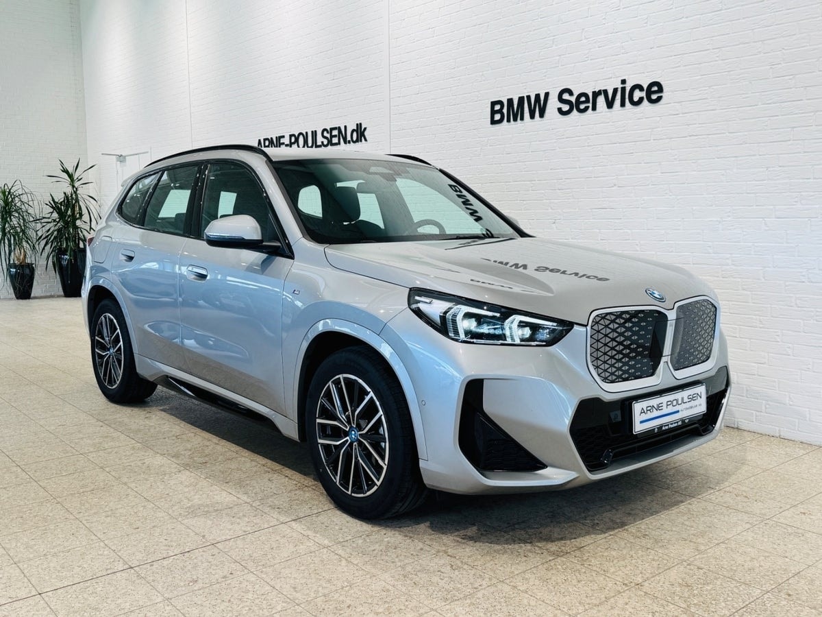 BMW iX1 eDrive20, 204ps, 2025
