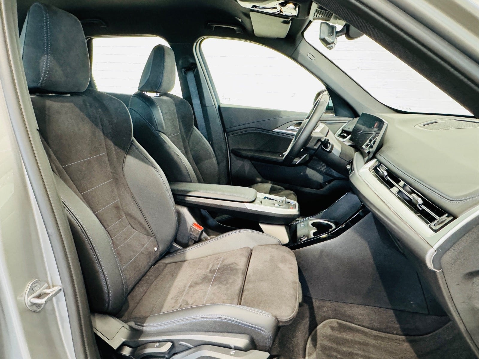 BMW iX1 eDrive20, 204ps, 2025