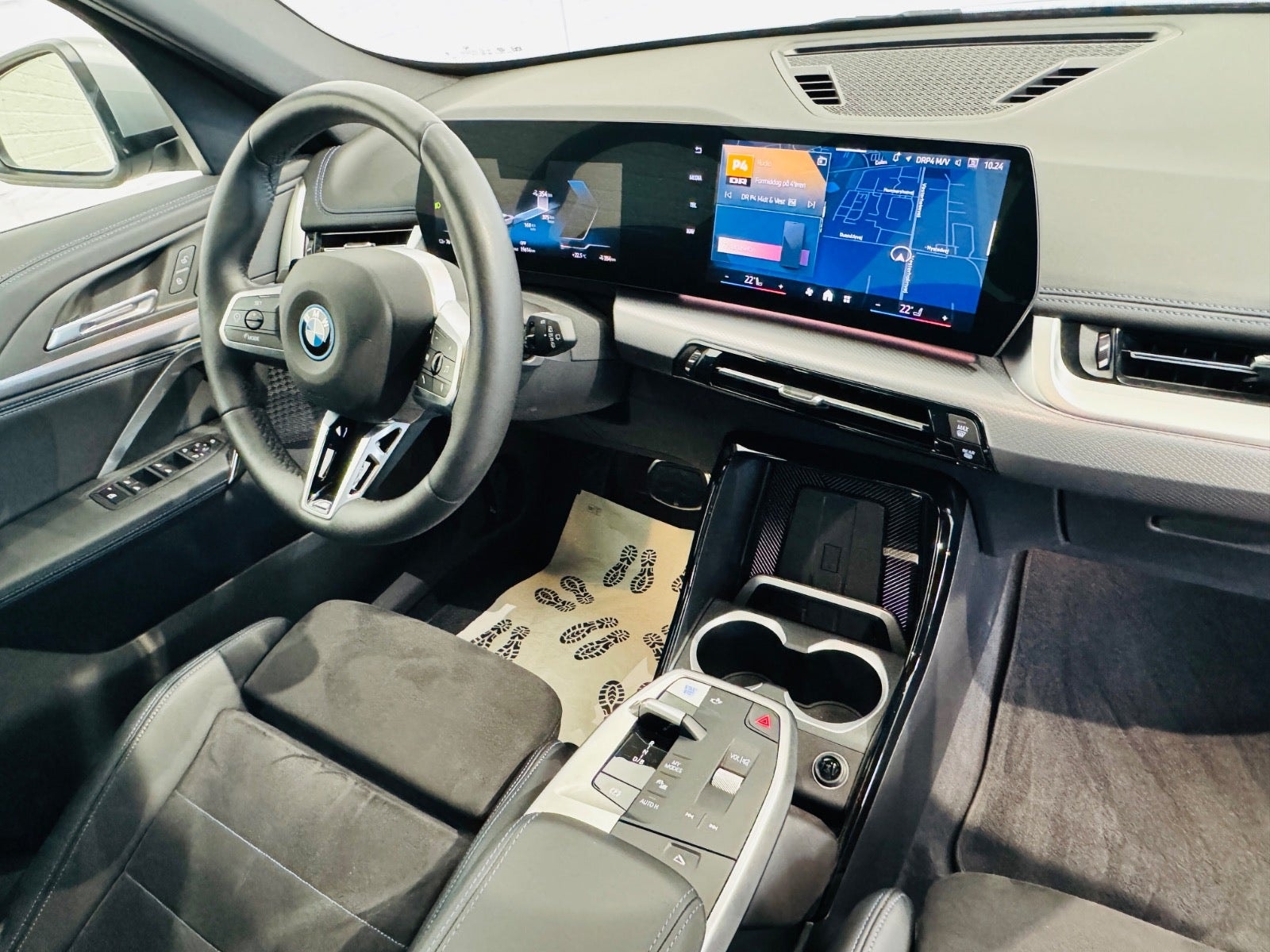 BMW iX1 eDrive20, 204ps, 2025