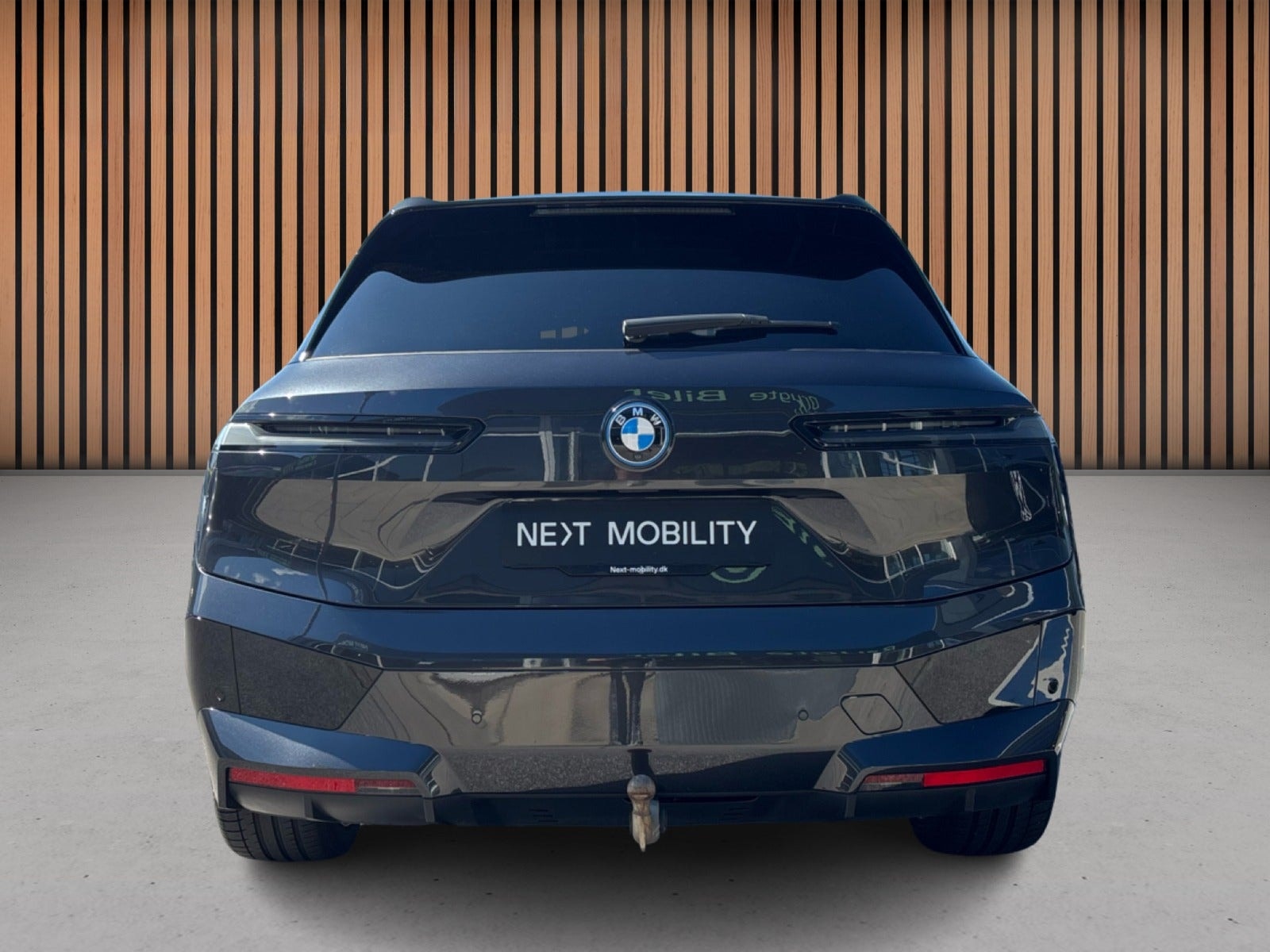 BMW iX xDrive40, 326hp, 2024
