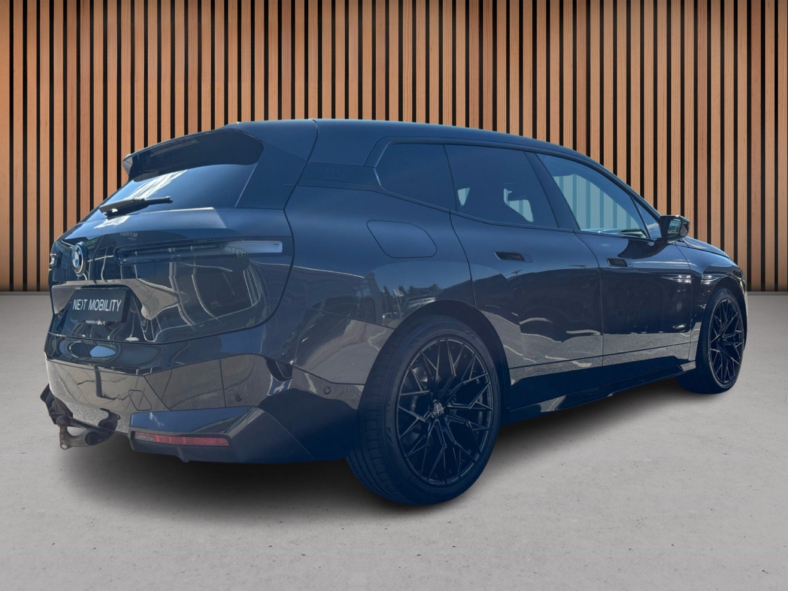 BMW iX xDrive40, 326hp, 2024