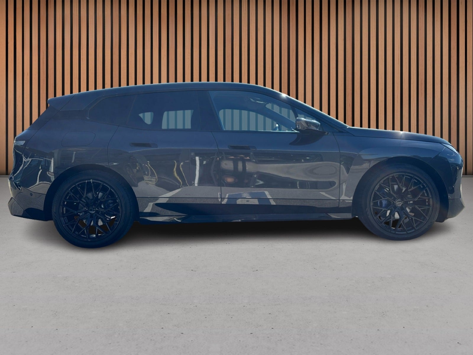 BMW iX xDrive40, 326hp, 2024