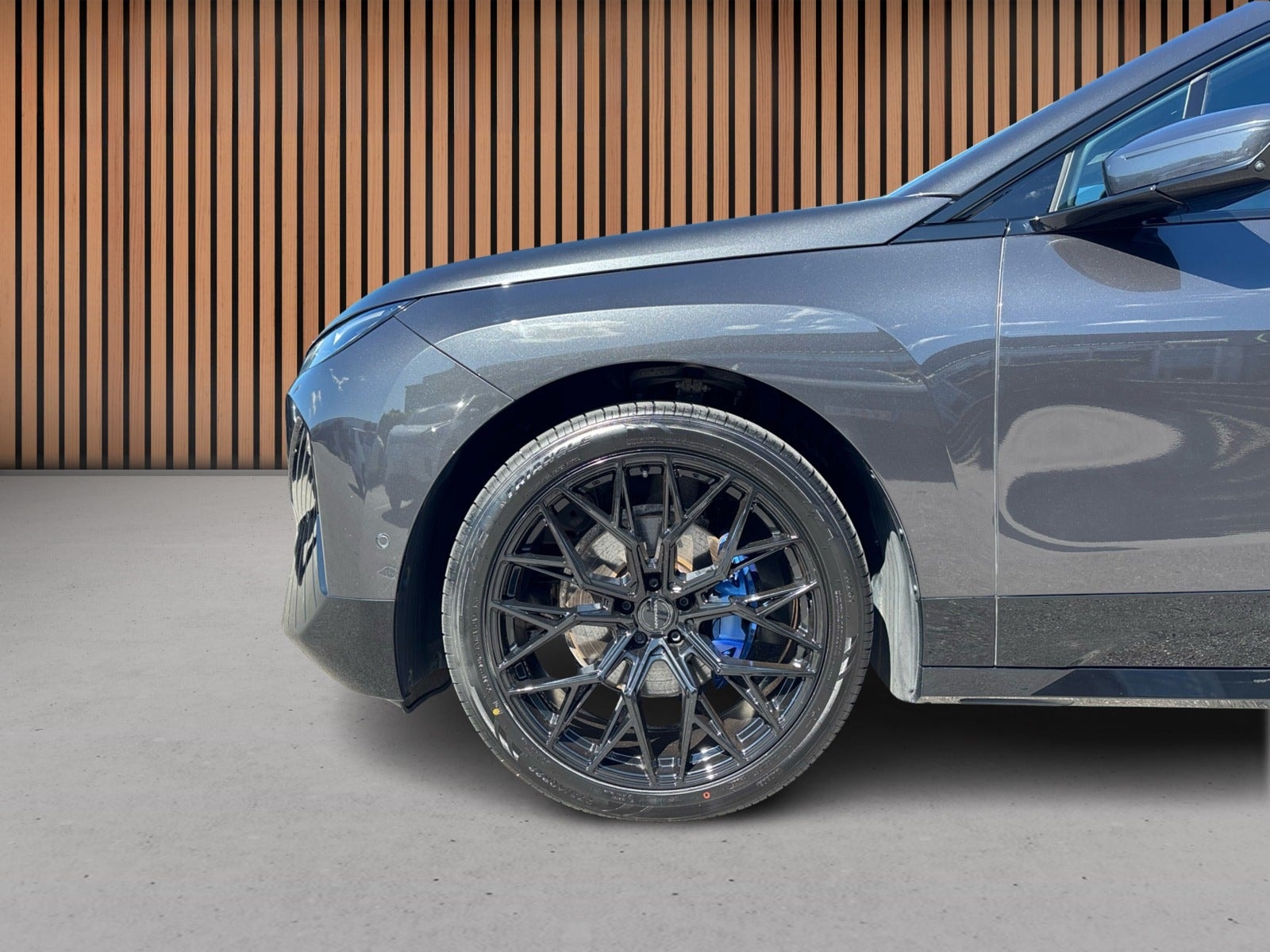BMW iX xDrive40, 326hp, 2024