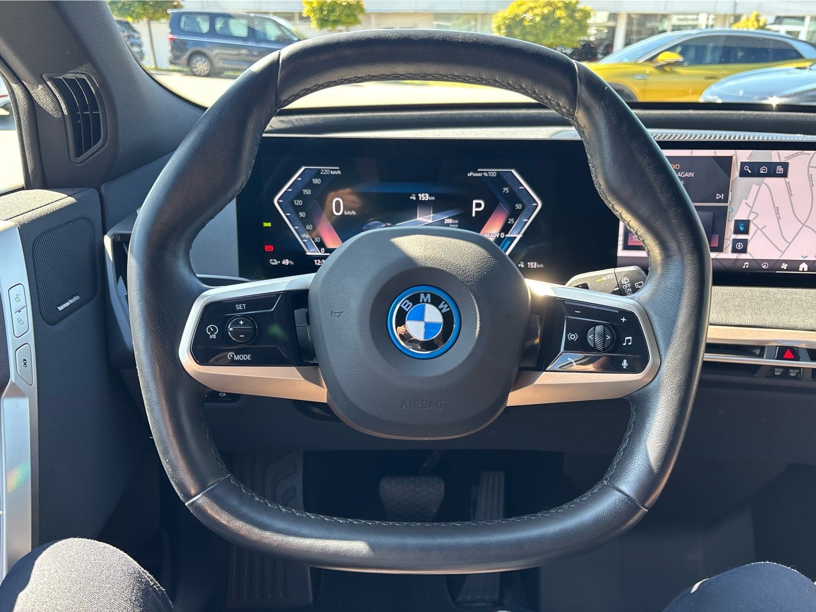 BMW iX xDrive40, 326hp, 2024
