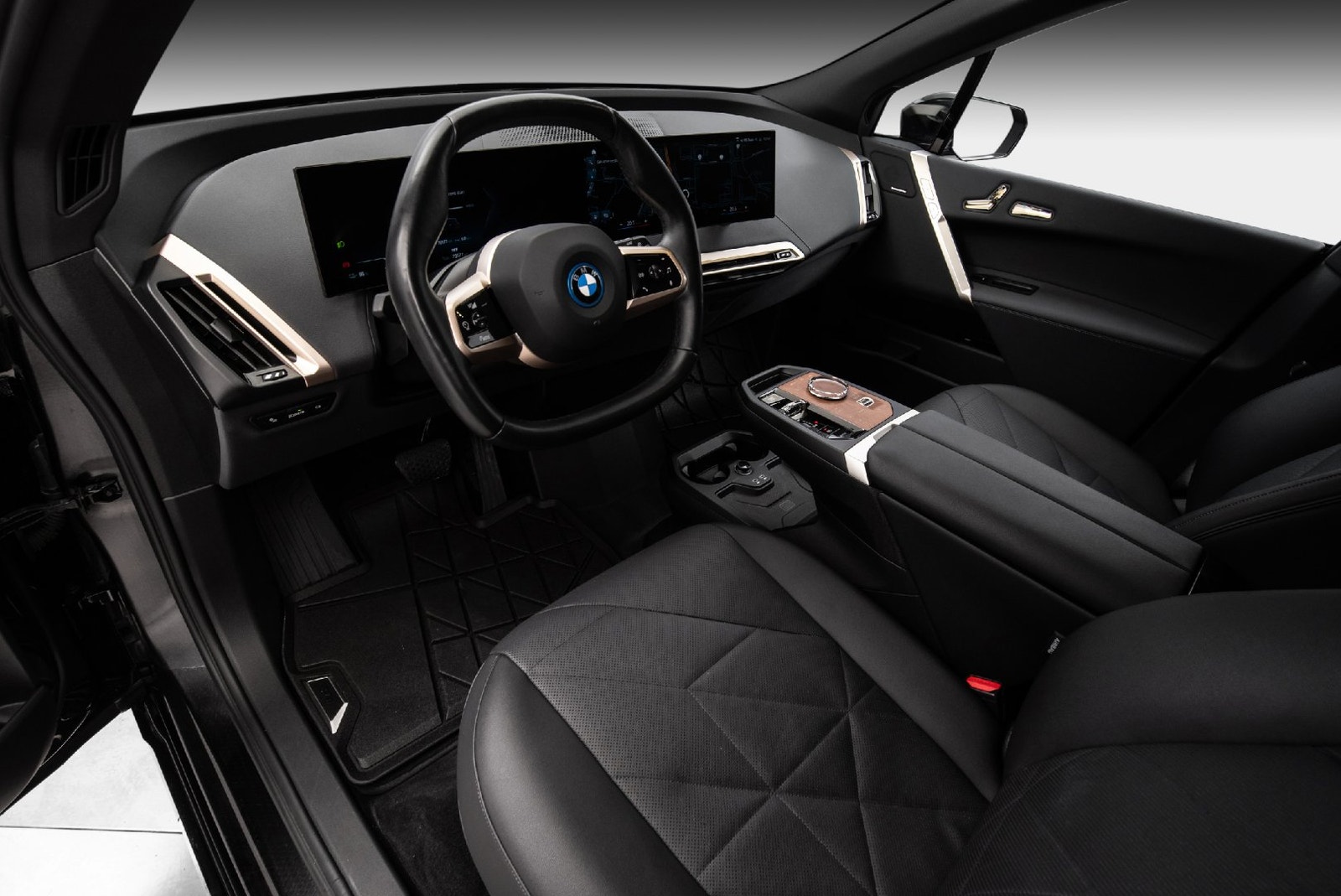 BMW iX xDrive50, 524hk, 2023