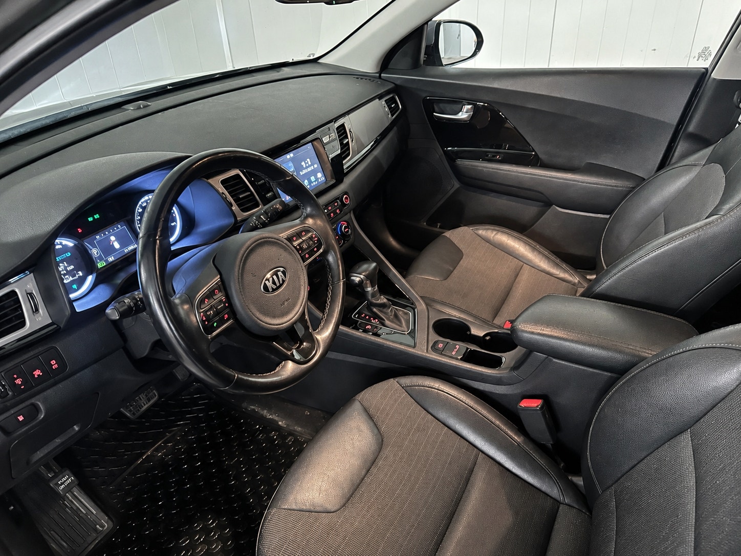 Kia Niro Hybrid DCT, 141hp, 2017